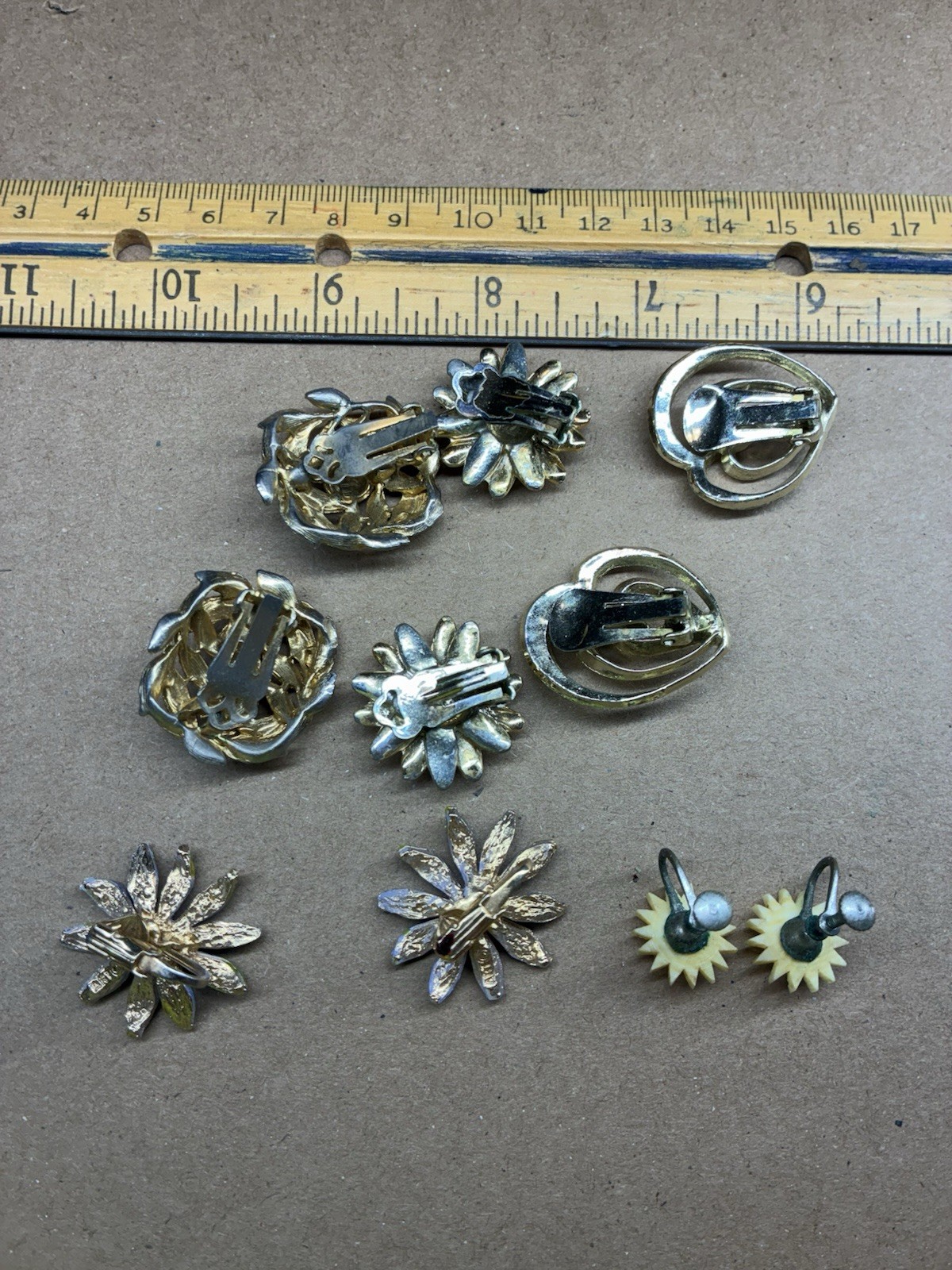 vintage flowers leaves 60’s – 80’s earrings lot brooch