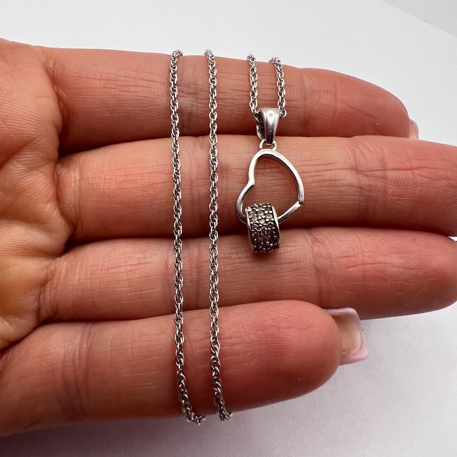 ​Vintage 925 Sterling Silver Heart Pendant with 45cm Chain – 3g Stamped – Elegan