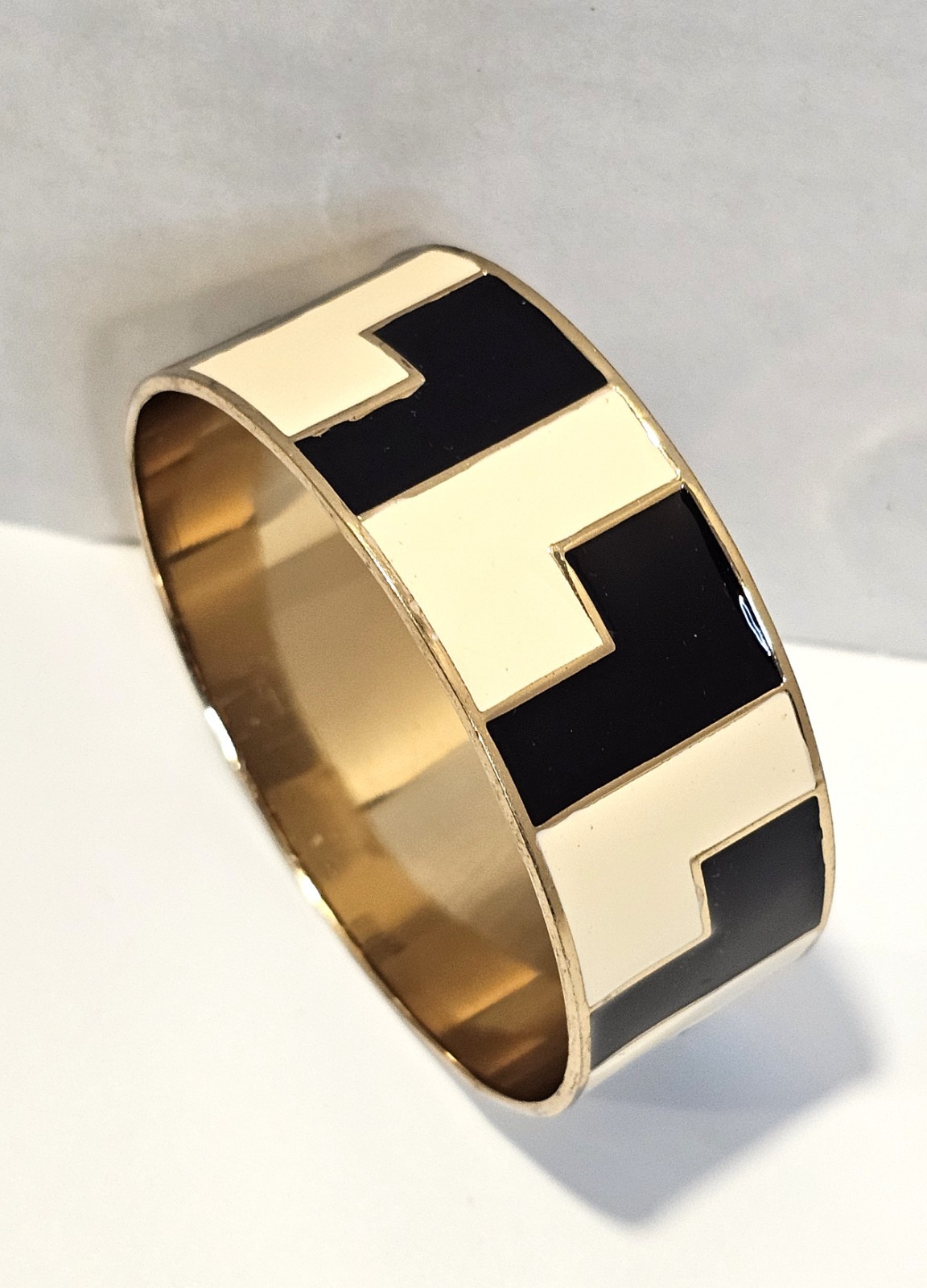 LAMB Gwen Stefani bangle bracelet black and cream enamel