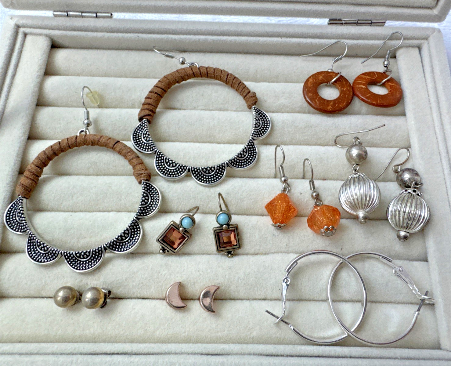 8 pc earthTones VTG Earrings LOT 1980s 90s boho hippie witchy y2k textured metal
