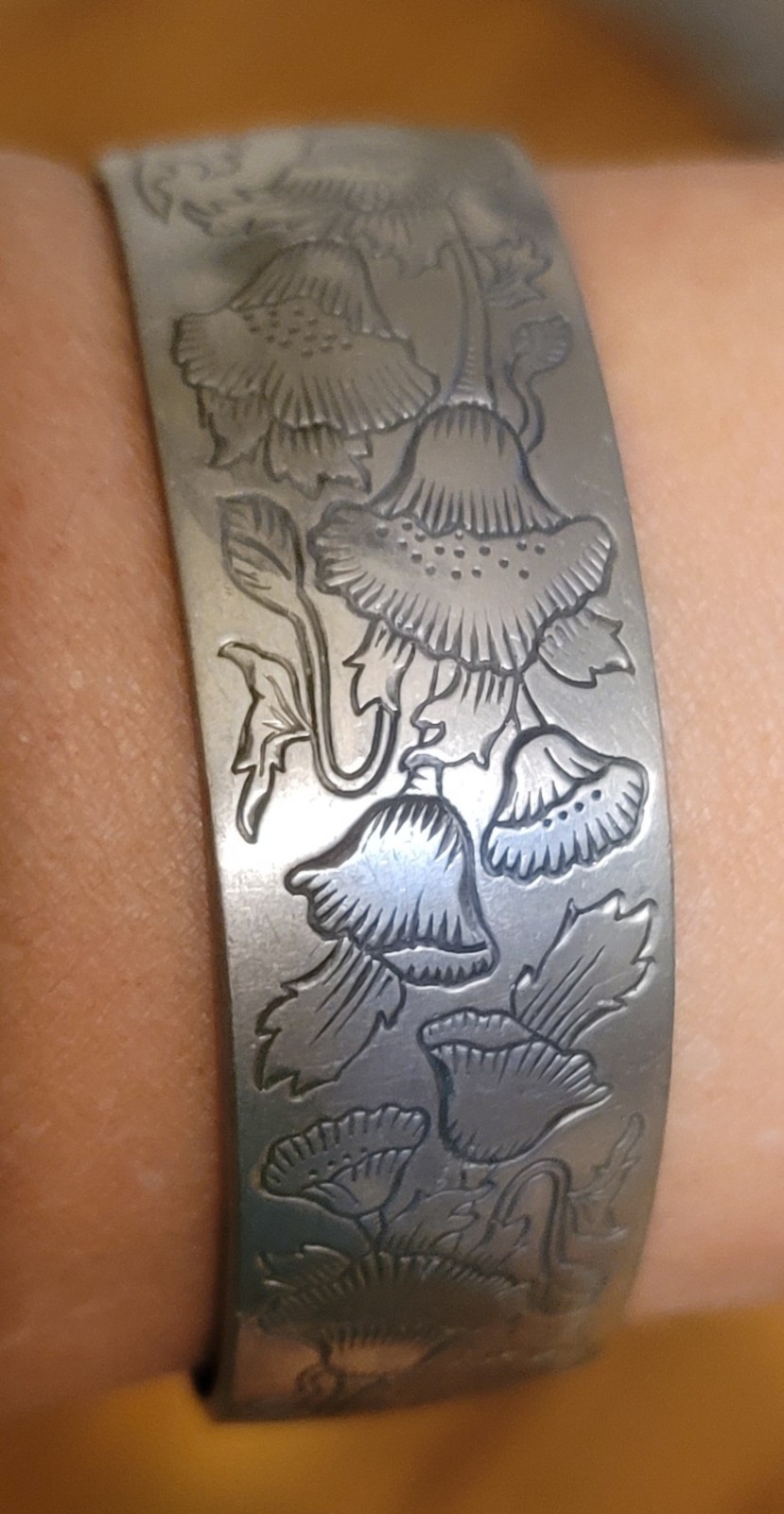 Vintage Kirk Stieff Pewter Cuff Bracelet Poppy Flower of the Month 900-8 Signed