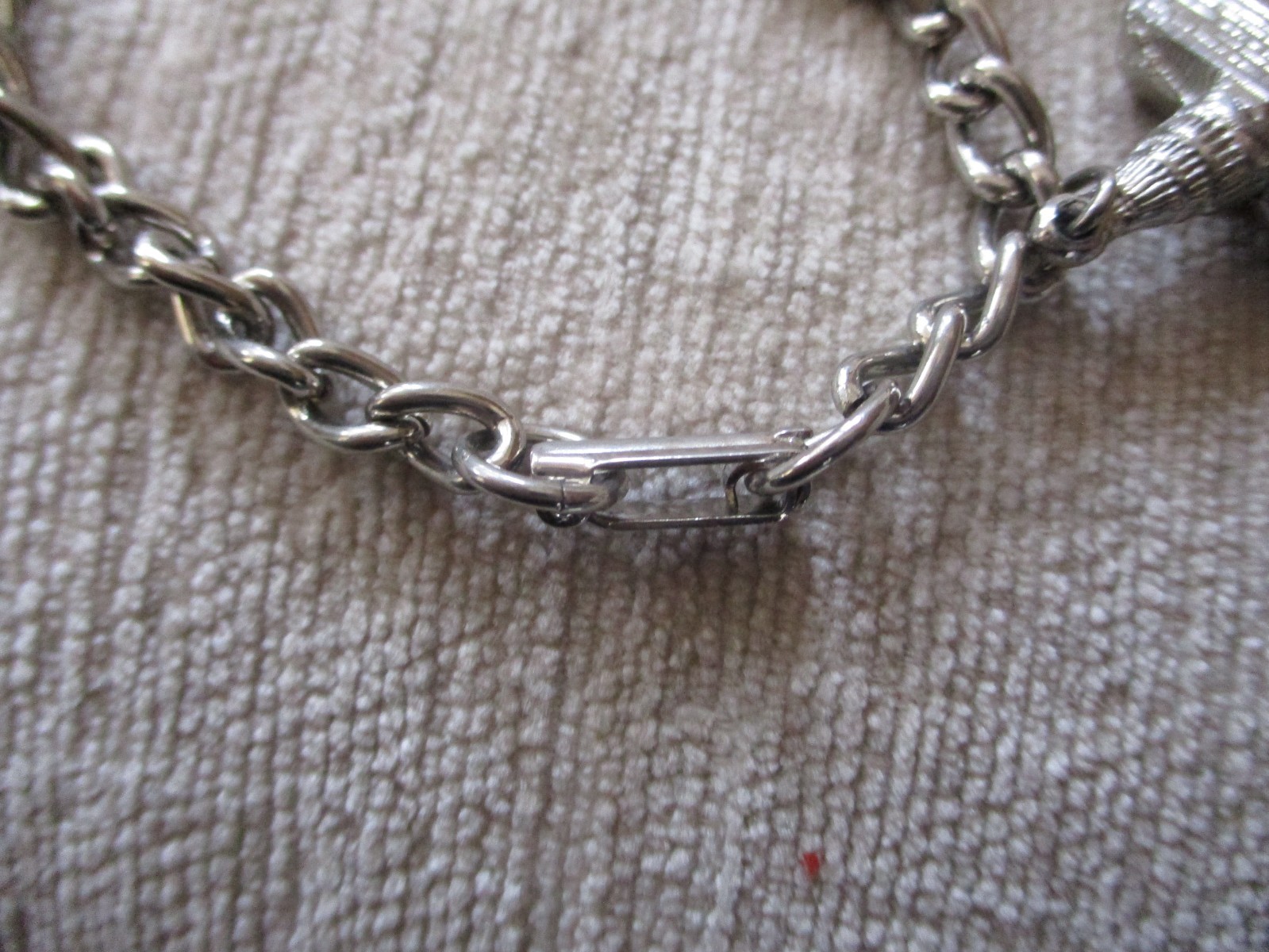 Vintage Silvertone Dangle Bracelet Wisconsin Seal and Buildings