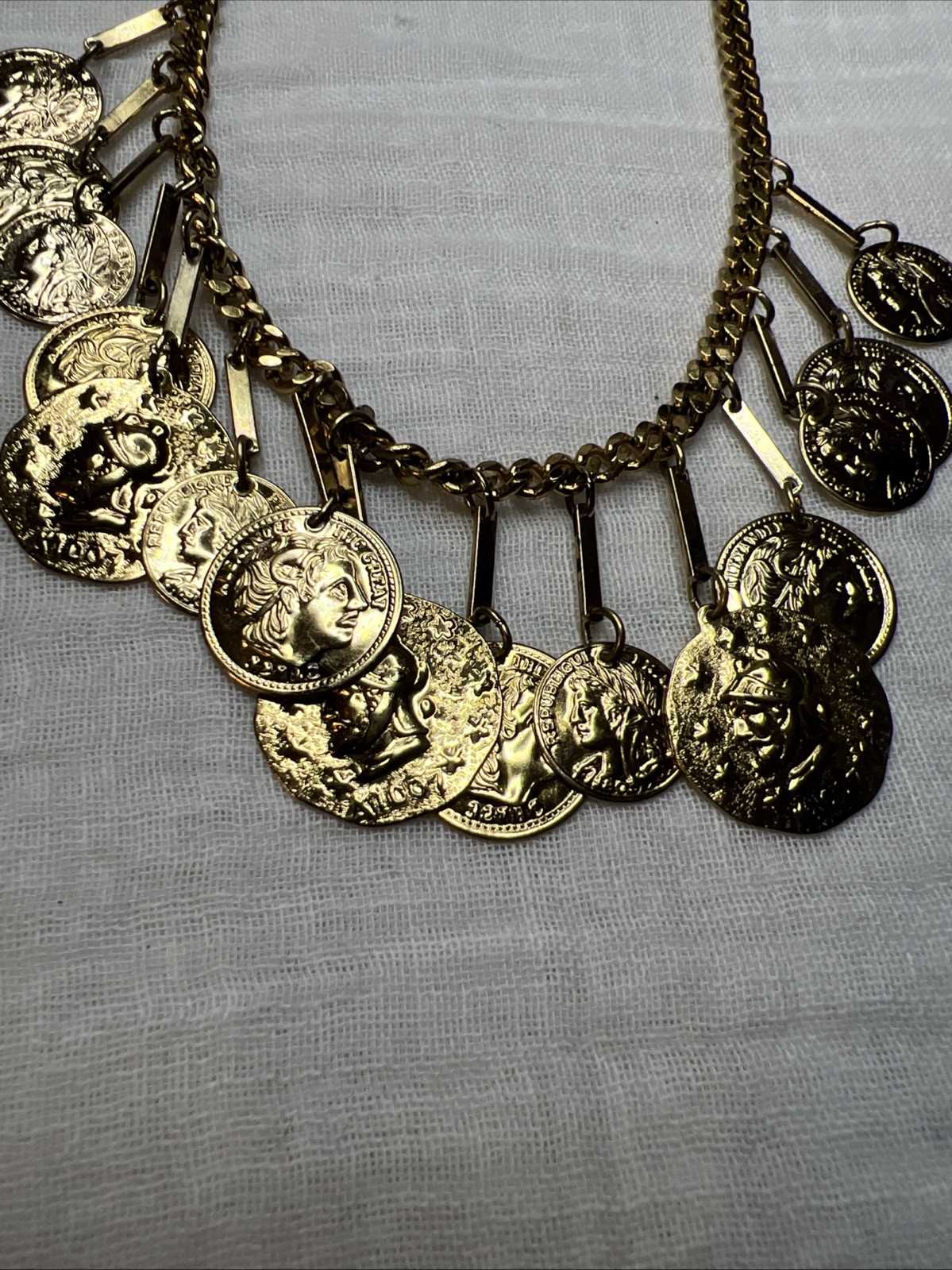 VTG Crown Trifari Jewels Antique Gold Roman Coin Demi Parure Set NOS 1978-85