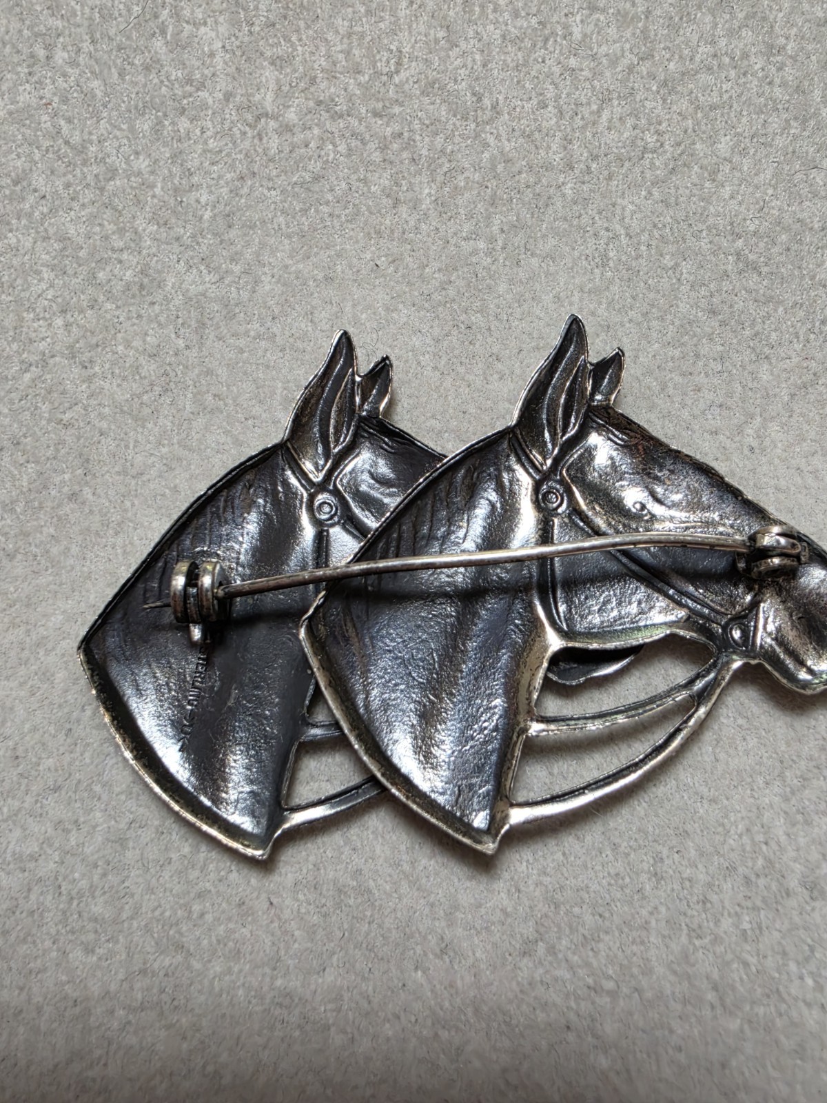 Sterling Silver Double Horse Head Equestrian Pin Possibly Carl Art Vintage 1940