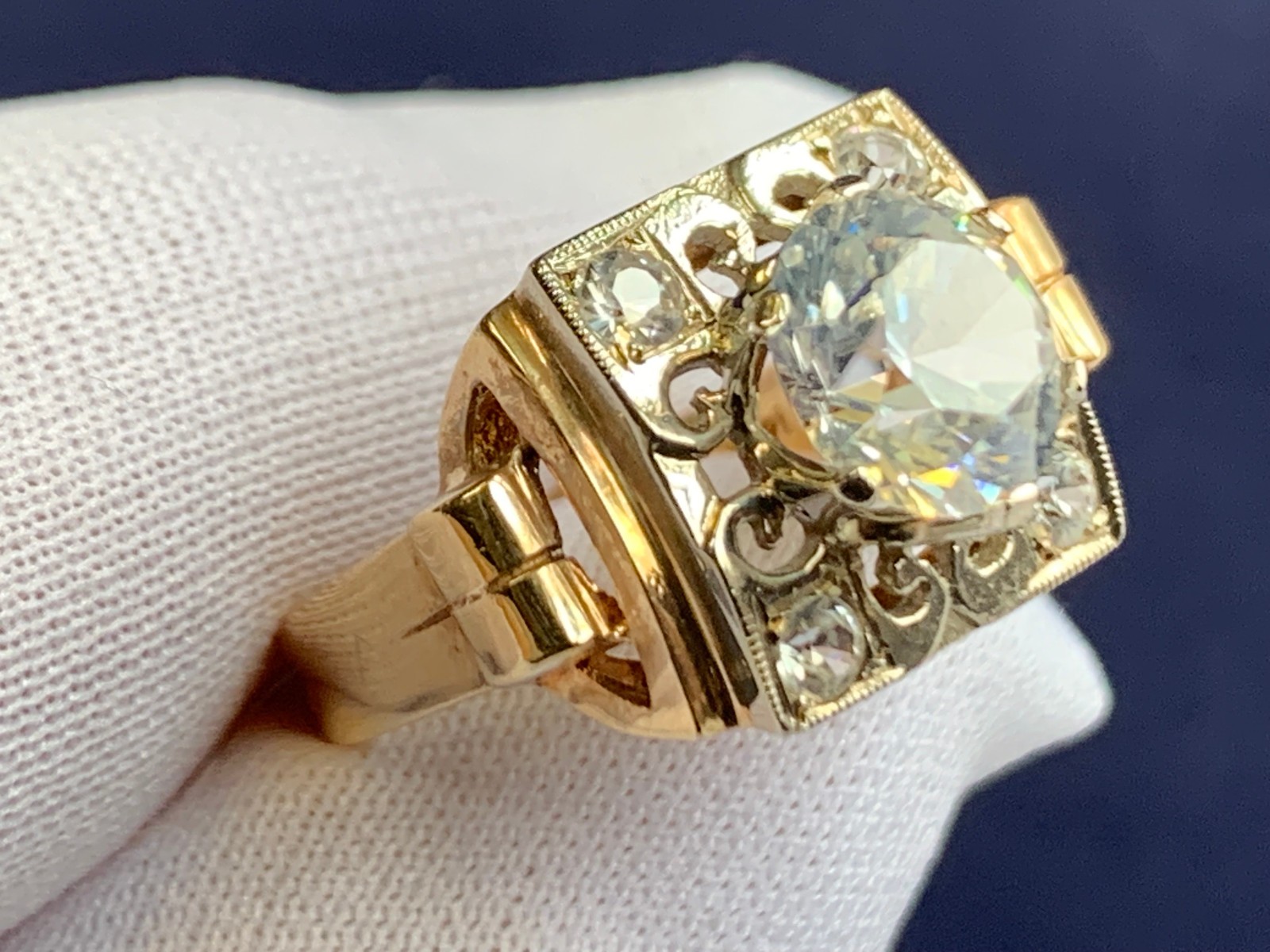 Vtg Yellow Gold Ring 4.86g Fine Jewelry Size 6 Band Clear Stones *READ*