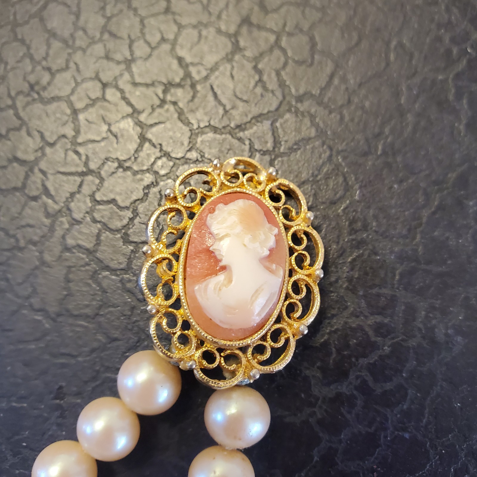 Cameo Dbl Pearl Strand Necklace 27″ Insert Clasp Carved Filigree Hand Knotted