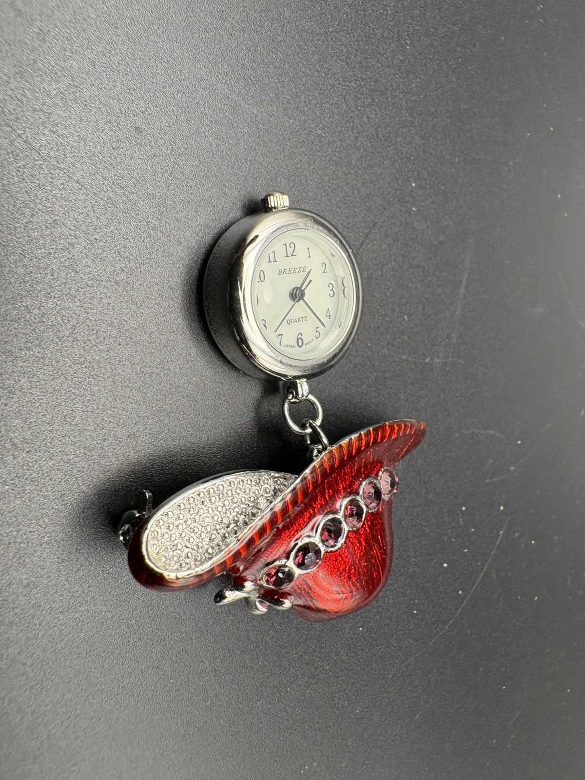 Brooch Vintage Red Hat Society ‘Floppy’ Sun Hat With Quartz Breeze Watch E.T.C.