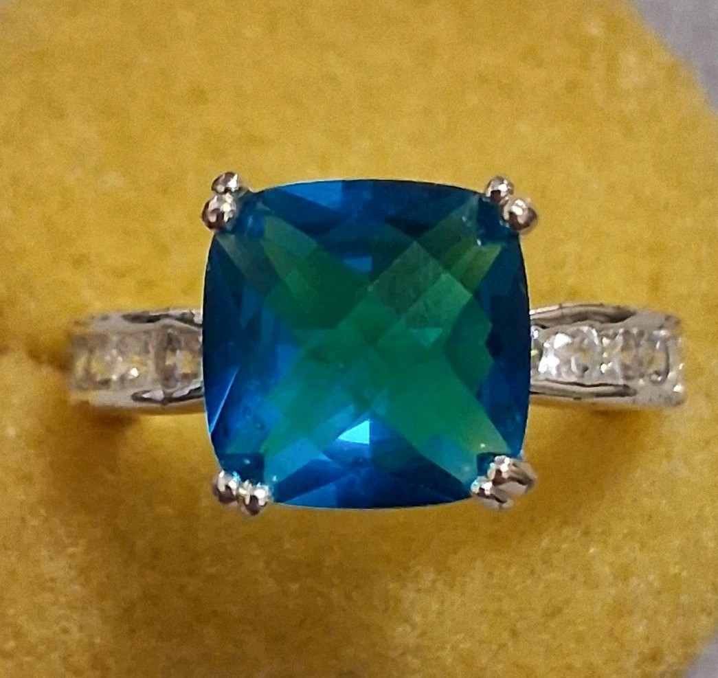 Blue cushion-cut glass stone ring w/clear stone accents, silverplate, SZ_7
