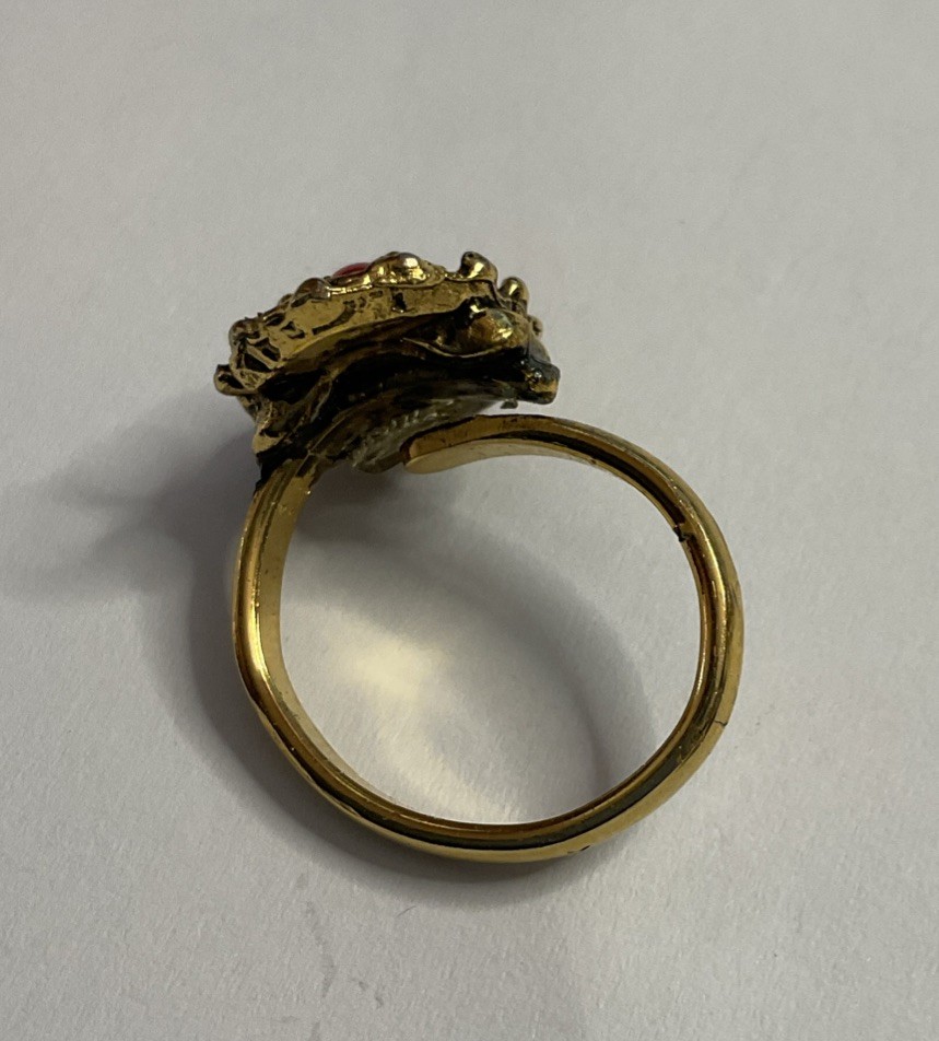 Vintage Garnet Ring Small Size Floral Design Small Stones Around Larger Stone
