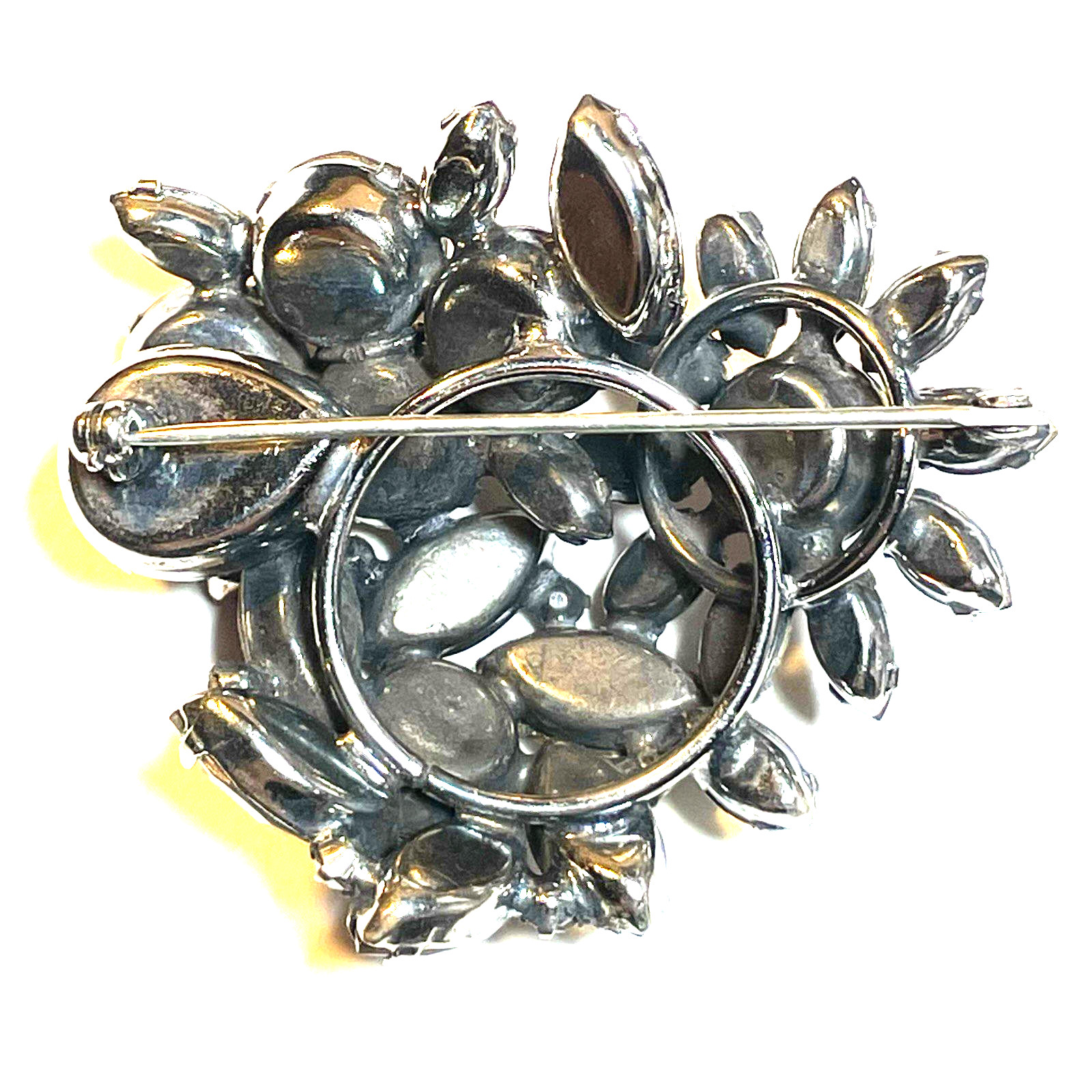VINTAGE WEISS UNSIGNED SILVER TONE RUBY RED RINESTONE CLUSTER DOME BROOCH