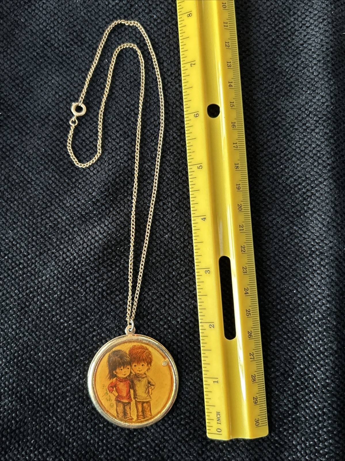 VINTAGE 1971 Fran Moore Moppetts Best Friends Necklace Gold Tone