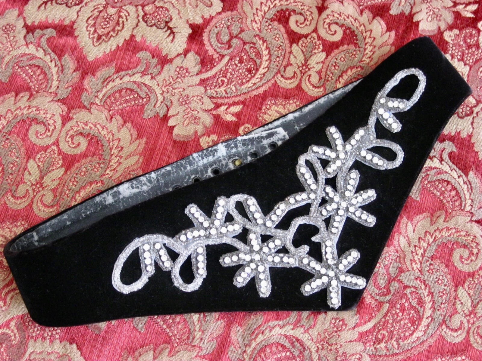 OLD ANTIQUE VINTAGE BLACK LEATHER VELVET RHINESTONE APPLIQUE V BELT ADJUSTABLE