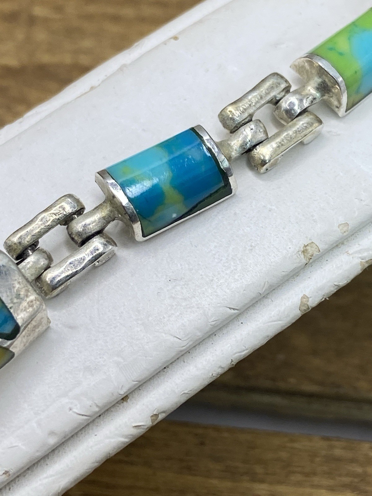 Vintage 1980s Mexico Mosaic Inlaid Art Glass Silver Tone Bracelet 7″