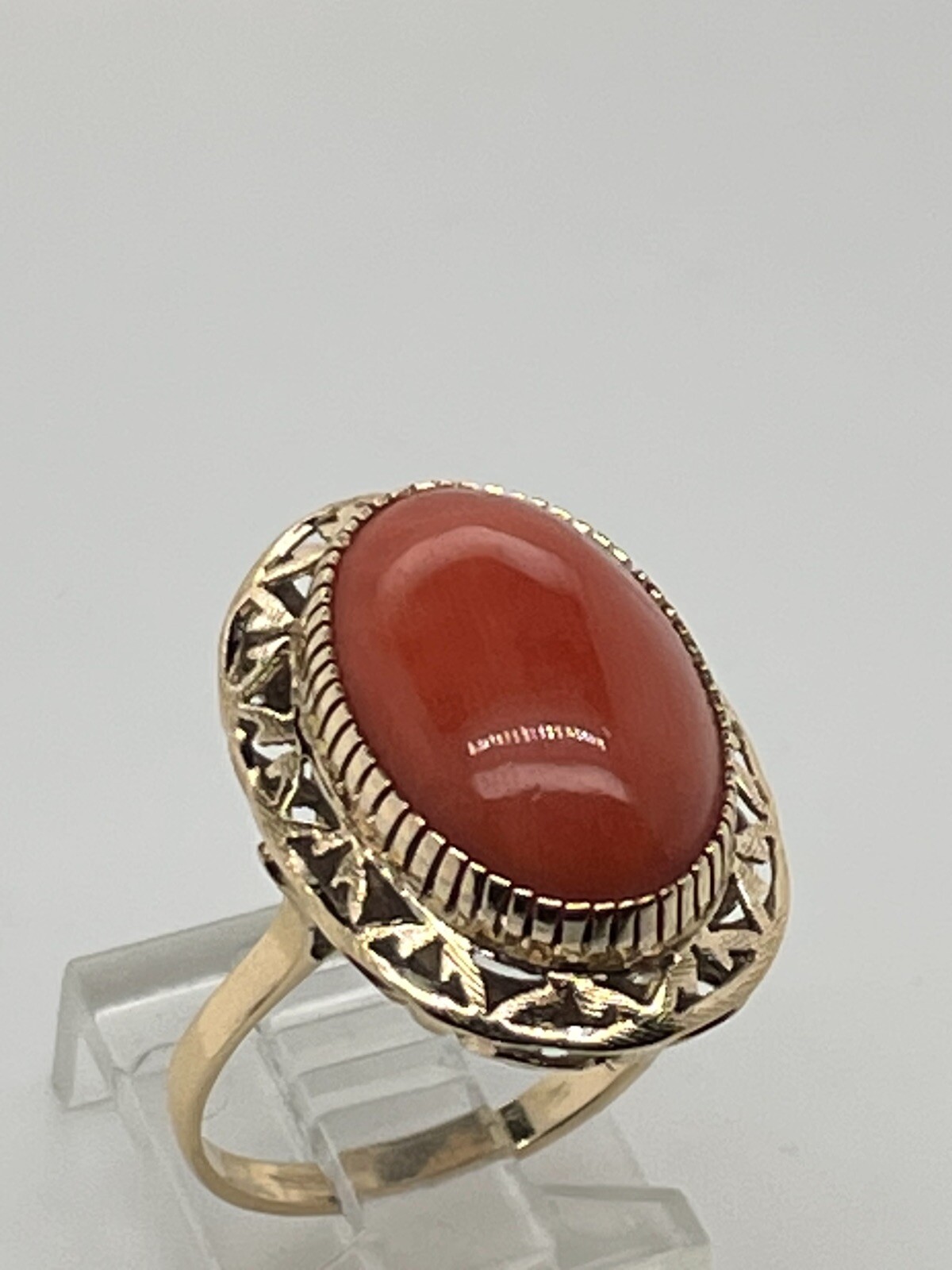 Vintage 18k Yellow Gold 17.5mm by 12mm Oval Coral Filigree Ring, Size 7 – 7.2 Gr