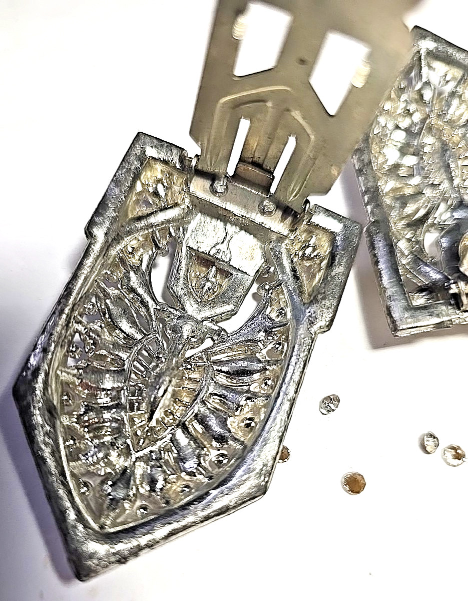 1930’s New England Glass Works Art Deco Filigree Pair of Rhinestone Fur Clips
