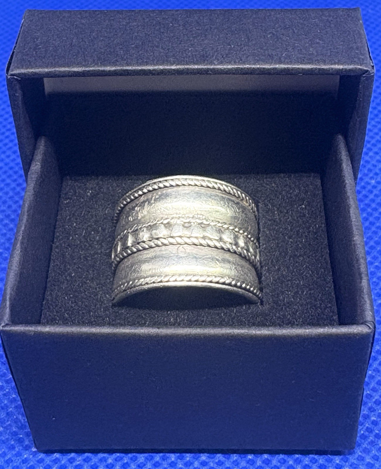 X28 Native 16 .5 mm Cigar Band 925 Silver Ring Vintage Size 8.0 Ethnic 4.78g