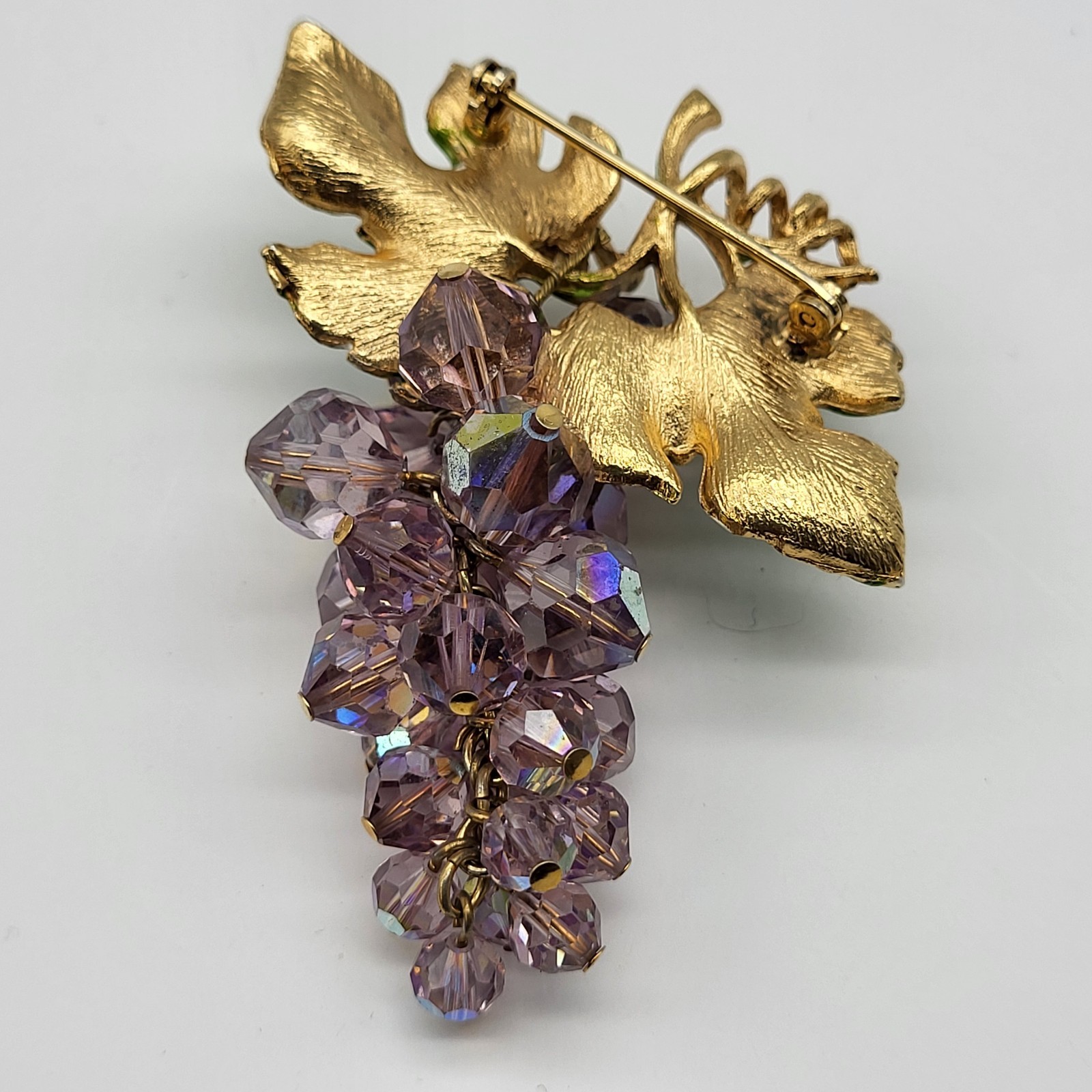 Lovely vintage Purple Crystal grape cluster dangle brooch enamel leaves cracked