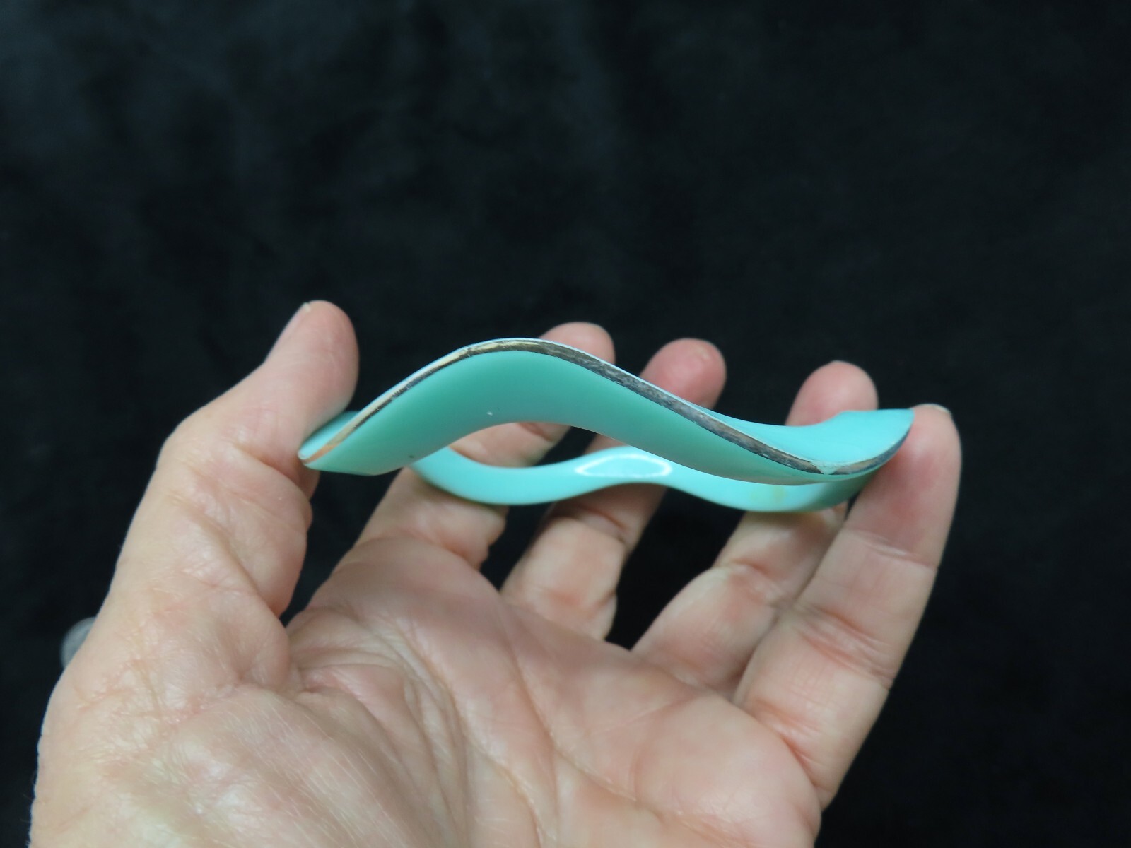 Vintage 1950’s Teal w/Gold Edge Ruffle Bracelet Lucite