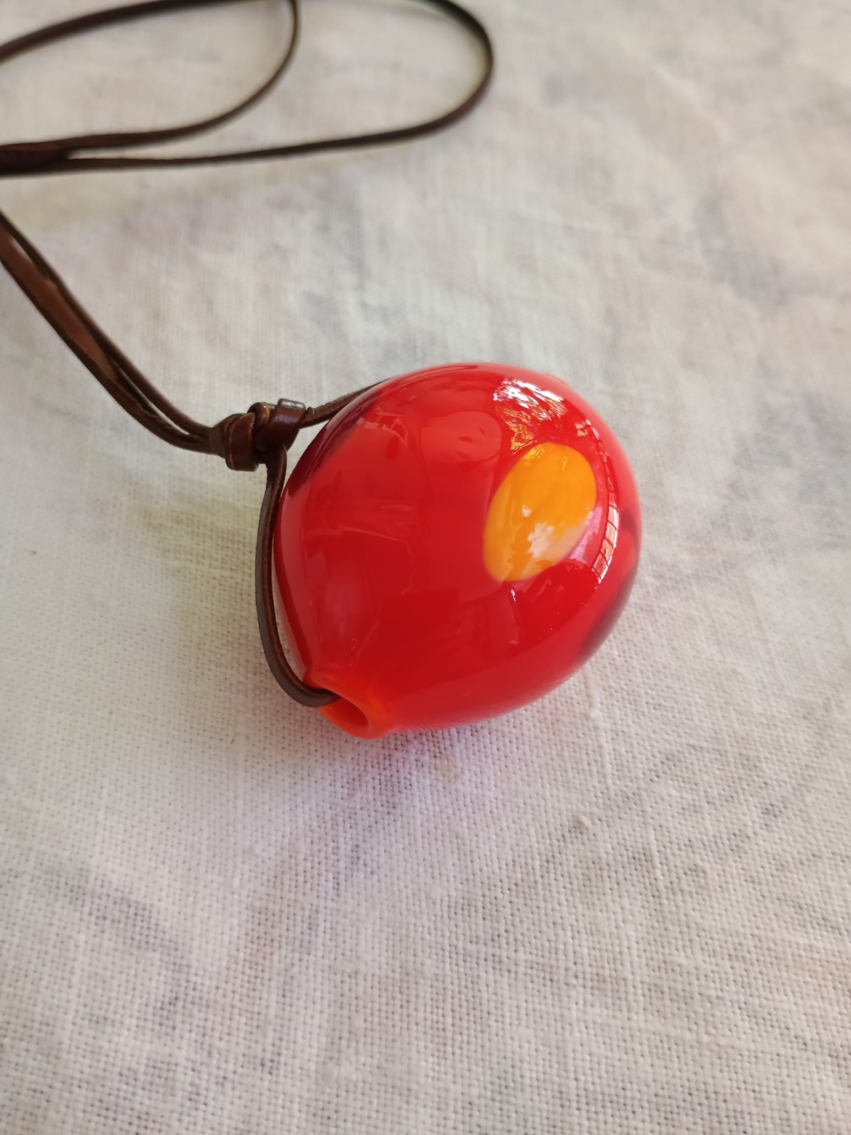 Leather Cord Pendant Necklace Sculptural Art Glass Red Orange 27″ Shell Vintage
