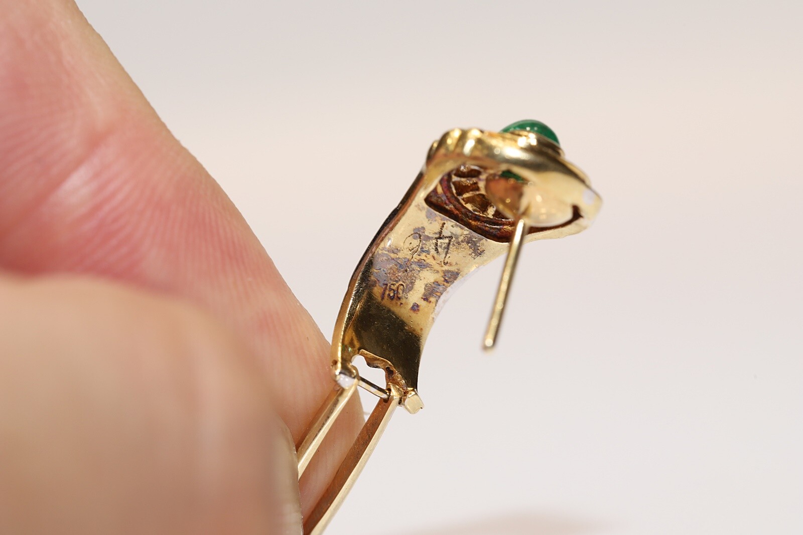 Vintage 18k Gold Natural Diamond And Cabochon Cut Emerald Earring