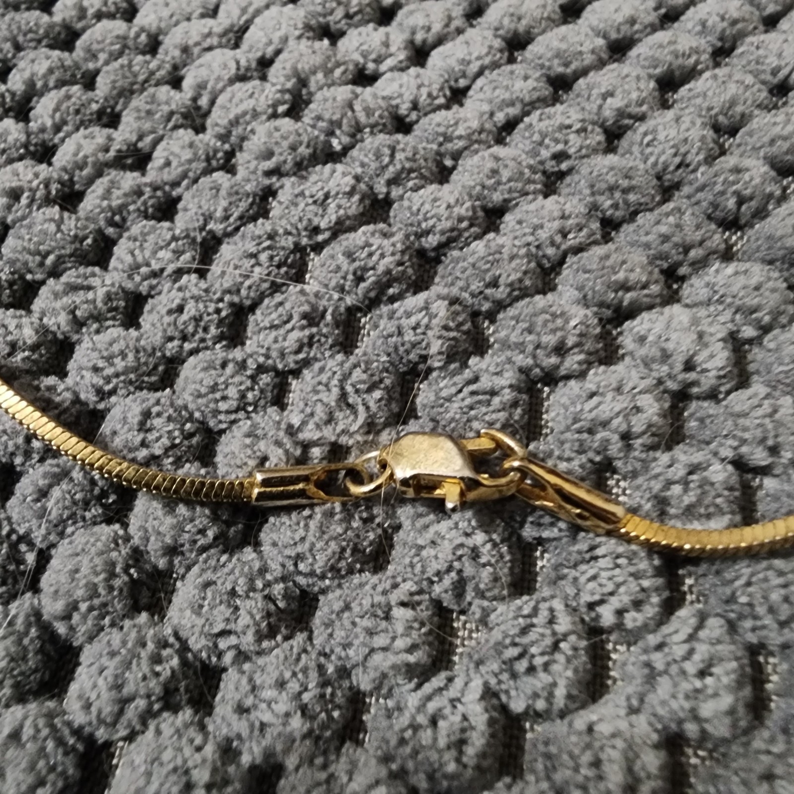 Vintage Gold Tone Necklace Large & Small Rhinestone Faux Diamond Pendant 18.5″