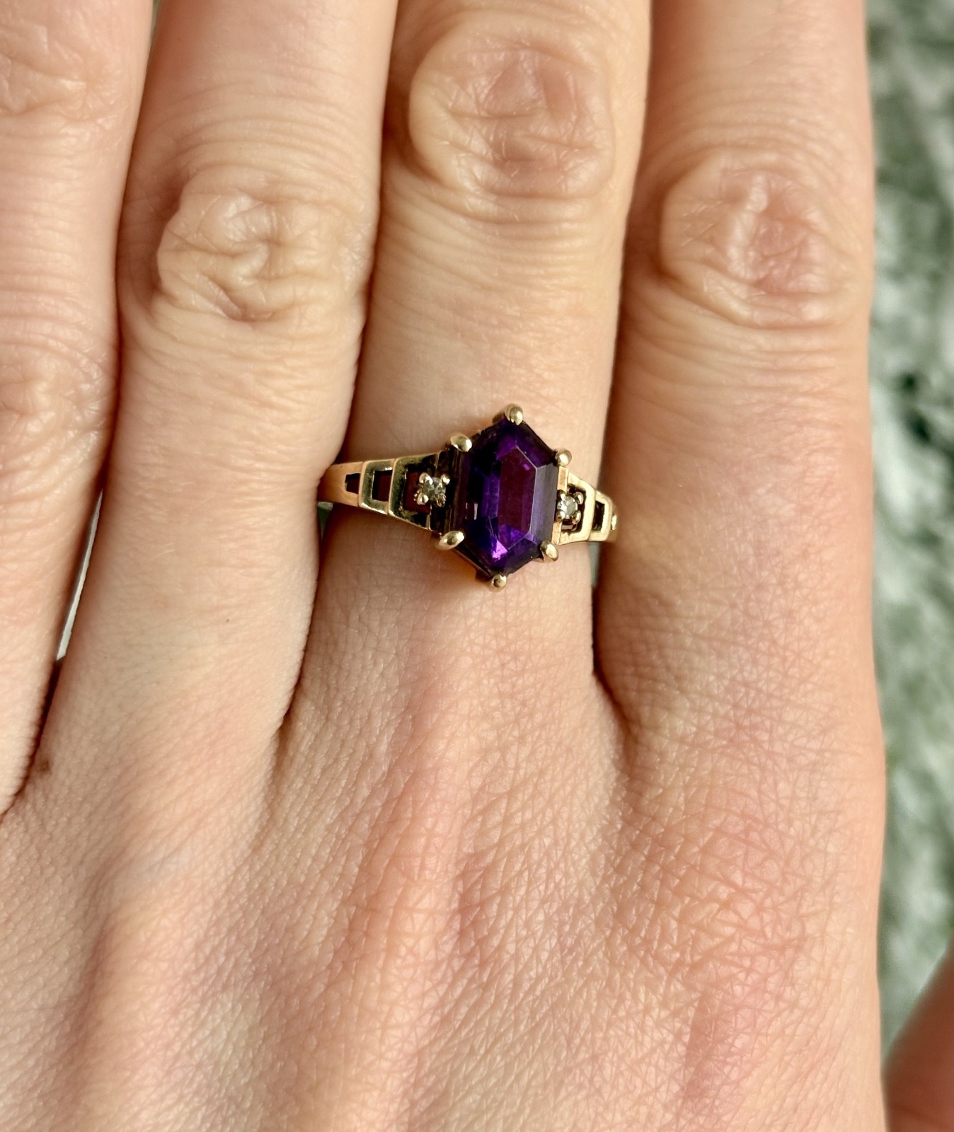 Vintage PSCO 10K Gold Ring Hexagon Purple Glass Stone Diamond Accents Size 6