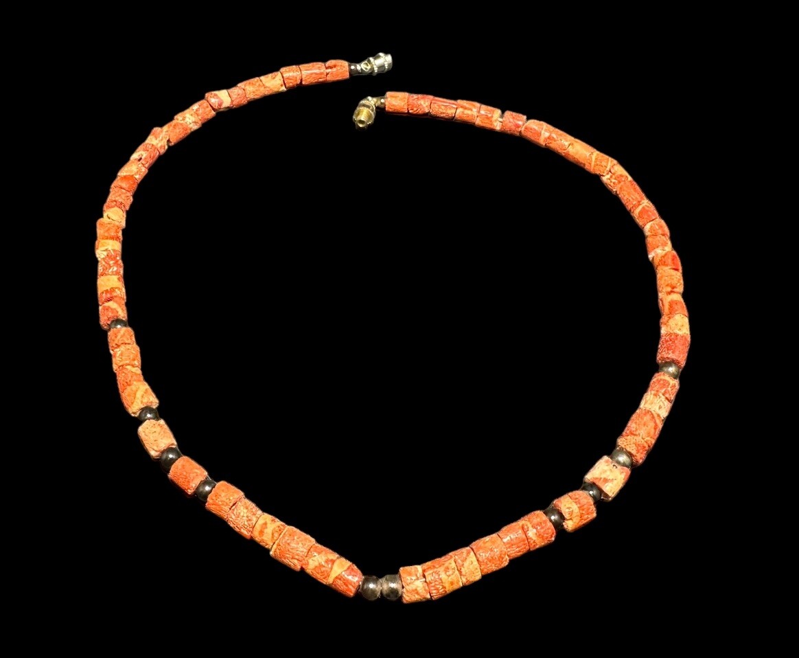 Necklace Red Sponge Coral Primitive Style Vintage Round Beads 16.5 in