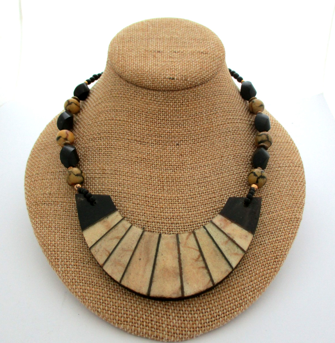 Vintage Lee Sands Inlay Black and Sponge Coral Boho Beach Cruise Necklace