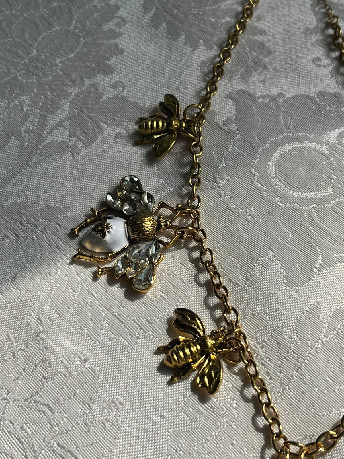 Vintage Style Multi-bee Charm Bib Necklace Gold-Toned Link Chain 18″