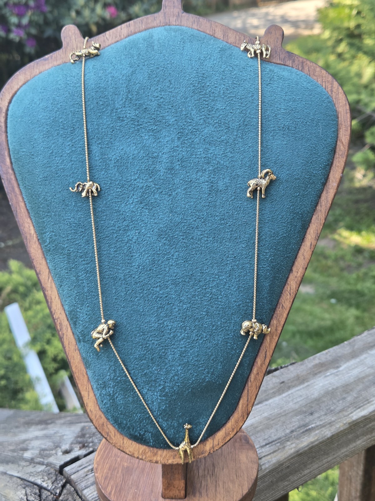 Vintage Animal Charm Long Necklace Gold Tone Safari Zoo Monkey Elephant Giraffe