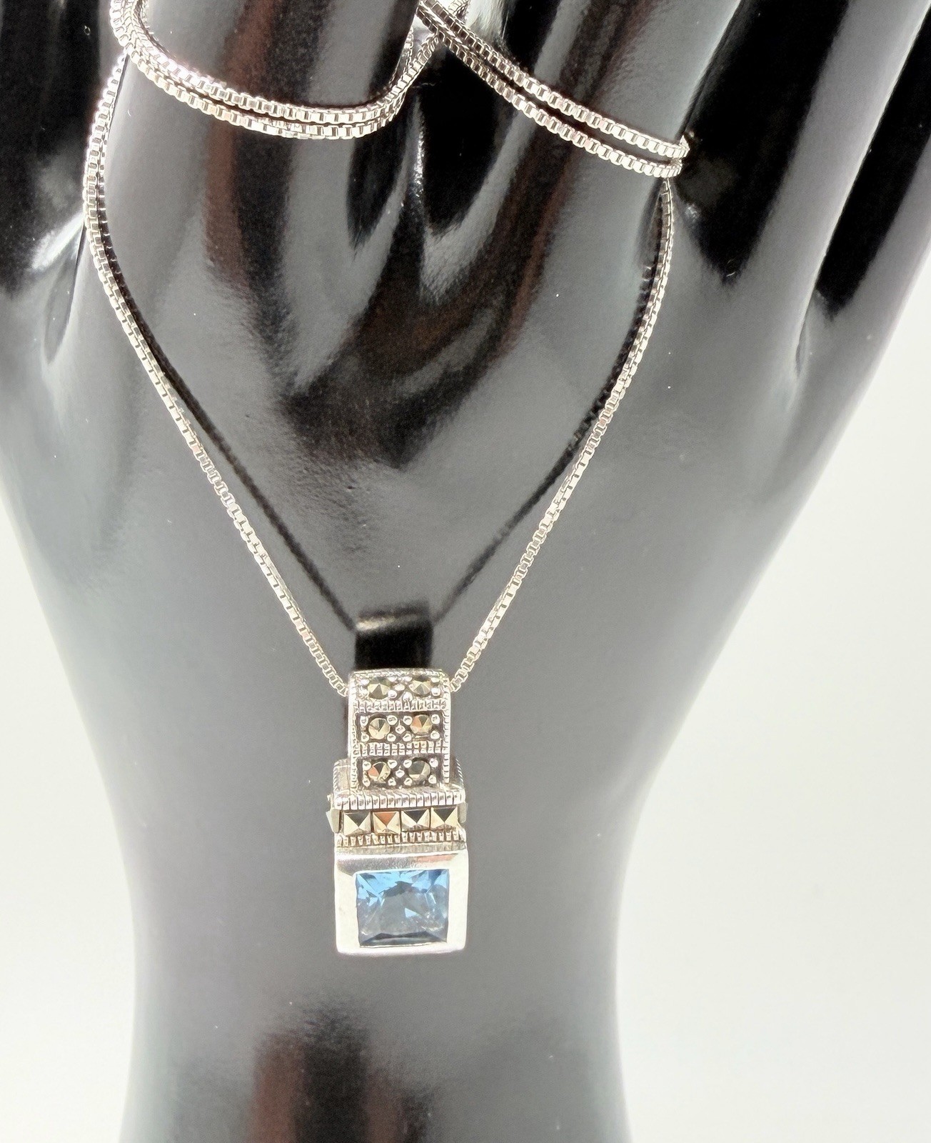 Sterling Silver Marcasite Blue Crystal Glass Art Deco Style Pendant 18′ Necklace