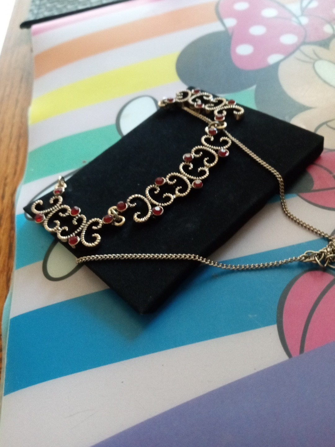 CLASSIC VINTAGE LOOK NECKLACE