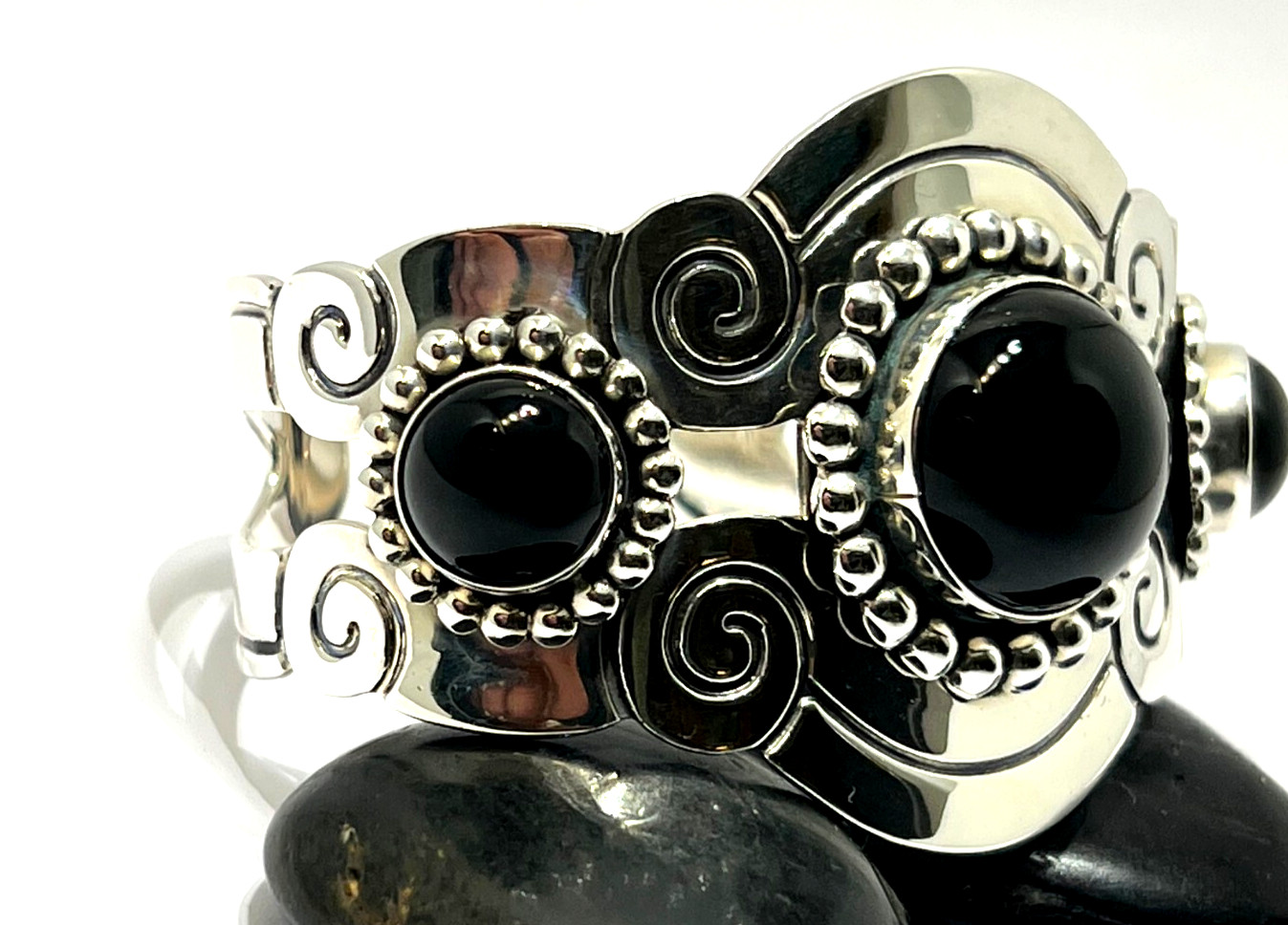 Vintage ATI Mexico cuff bracelet 925 Sterling silver Black Onyx heavy