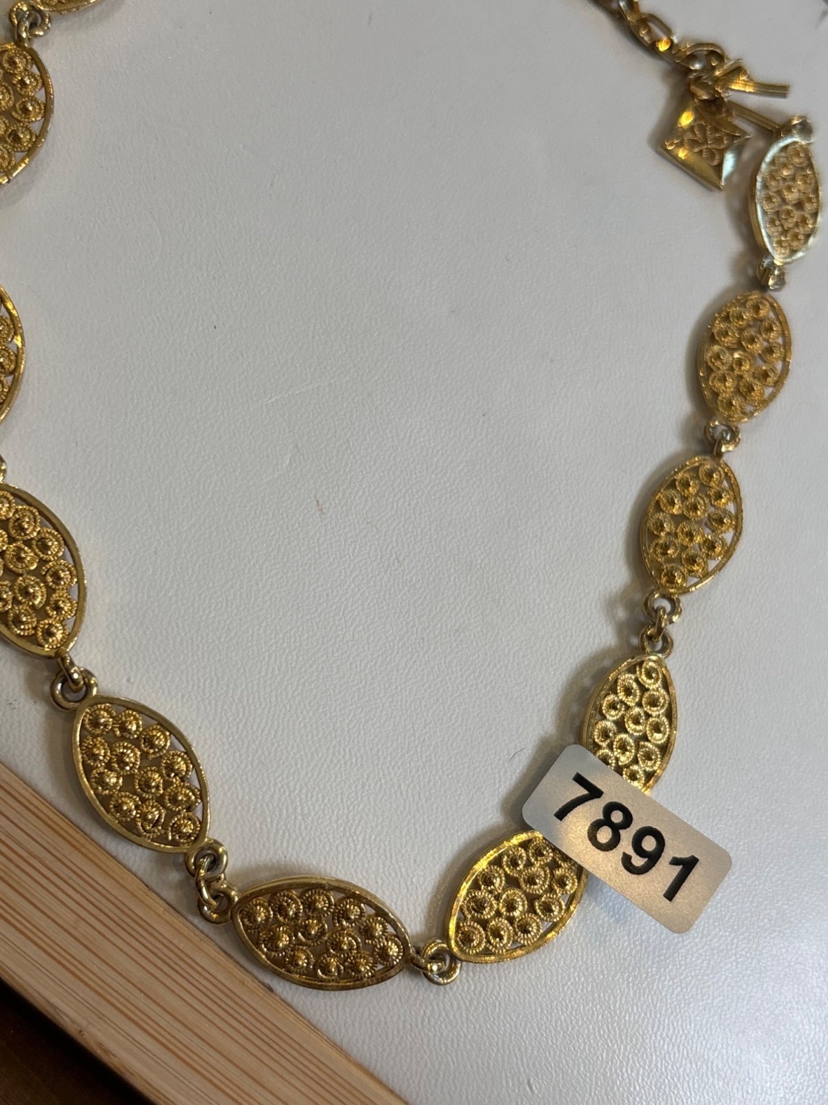 Vintage Gold-Tone Oval Link Necklace With Filigree Design & Hook Clasp