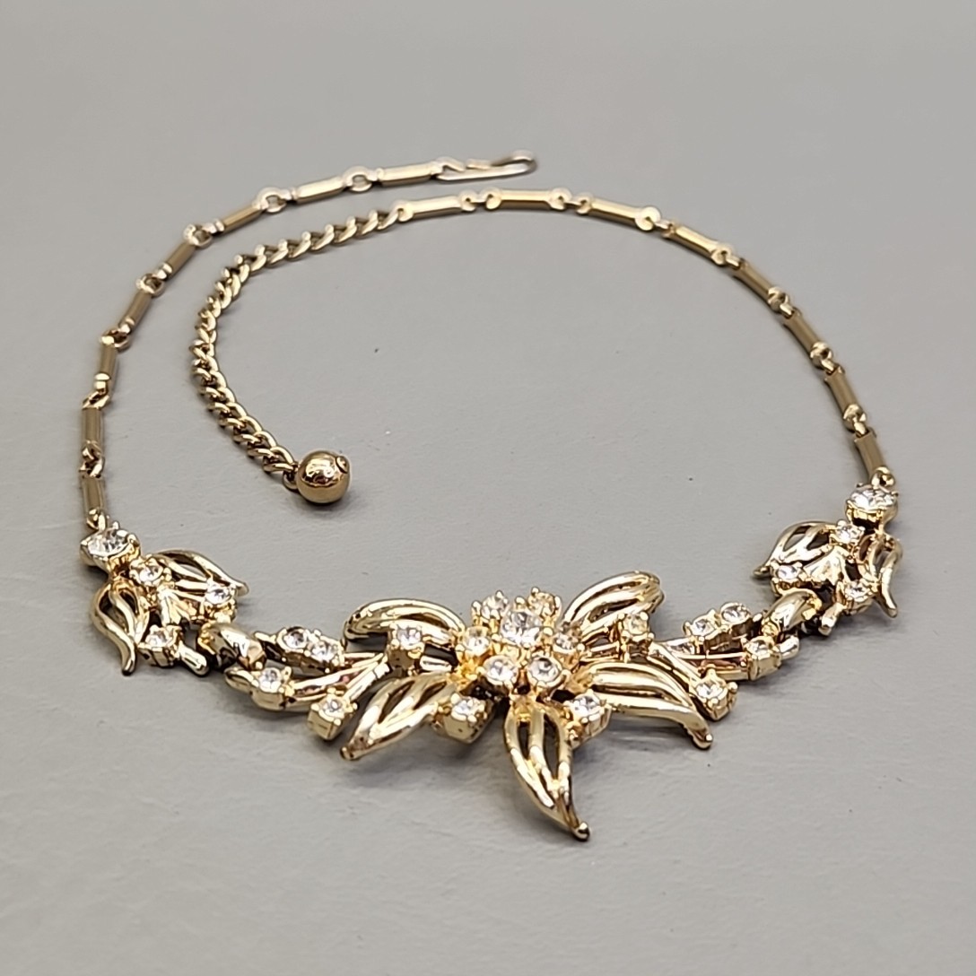 Vintage Flower Necklace Clear Rhinestones Gold Tone Bar Link Chain 17″