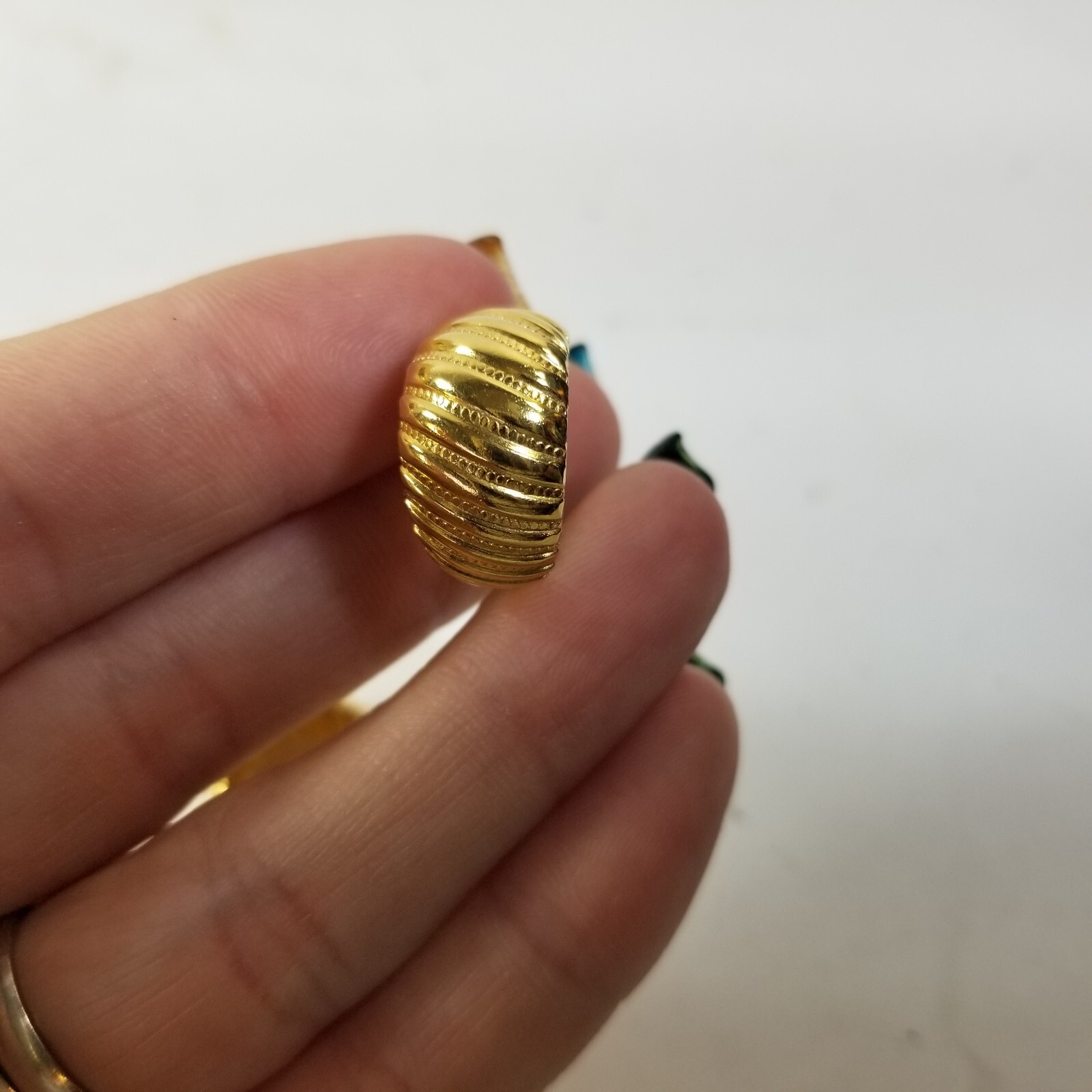 Vintage Napier Wide Huggie Hoop Clip-On Adjustable Screwback Earrings Goldtone