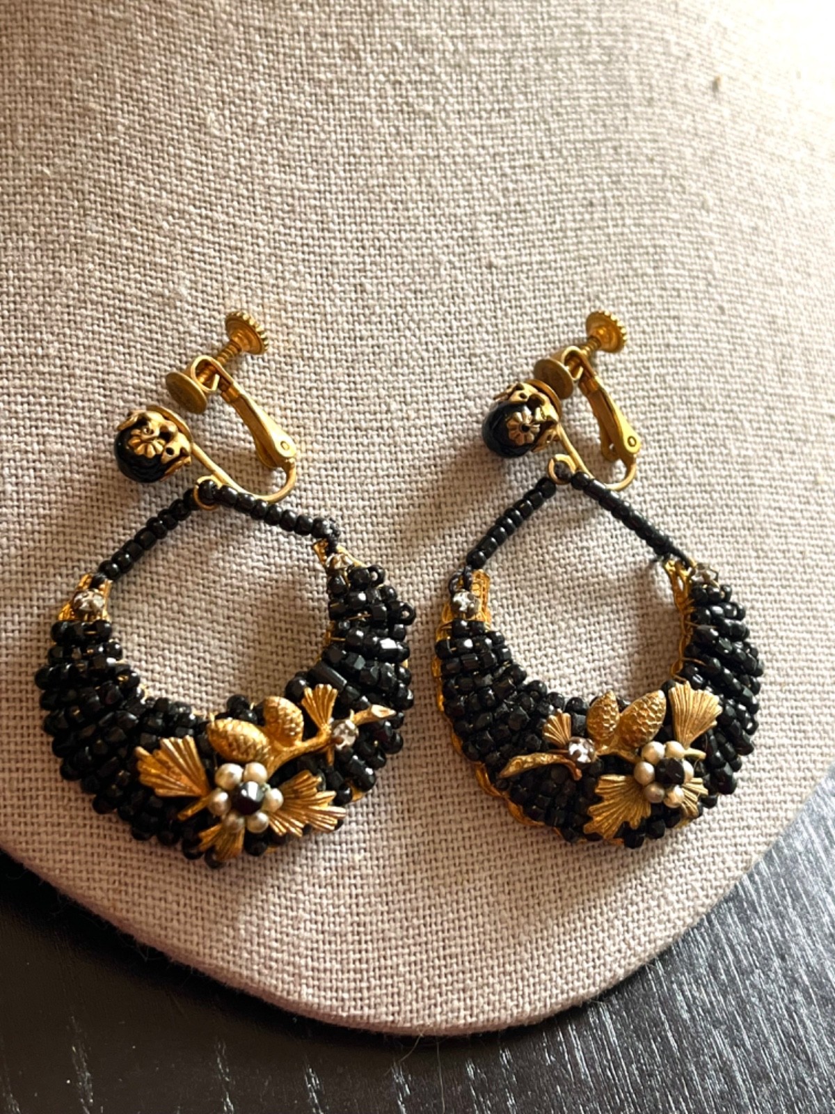 Beautiful Vintage Miriam Haskell Black Glass Bracelet Earrings Gold Pinecone