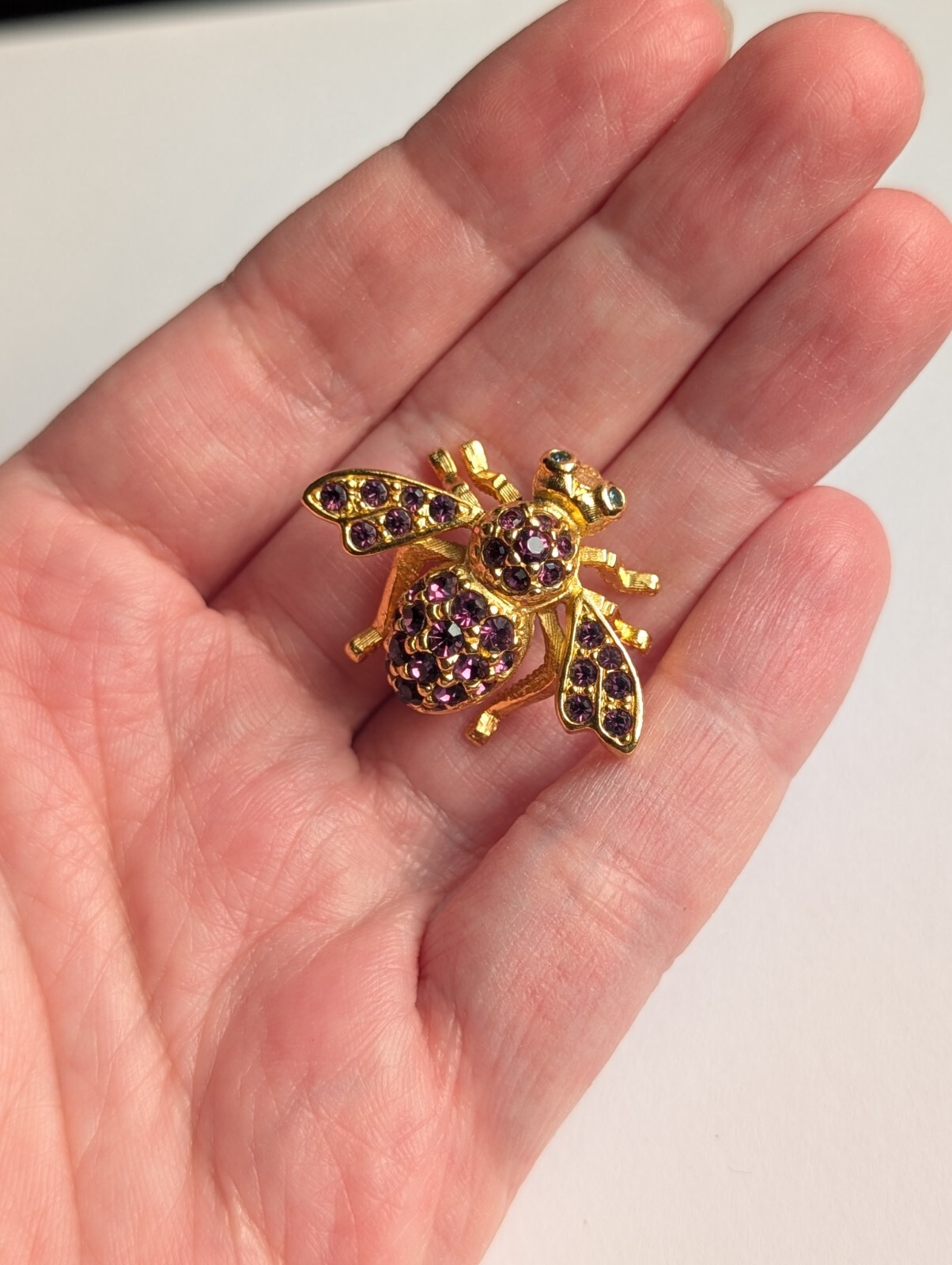 Joan Rivers Gold Tone Purple And Blue Crystal Honeybee Brooch Pin
