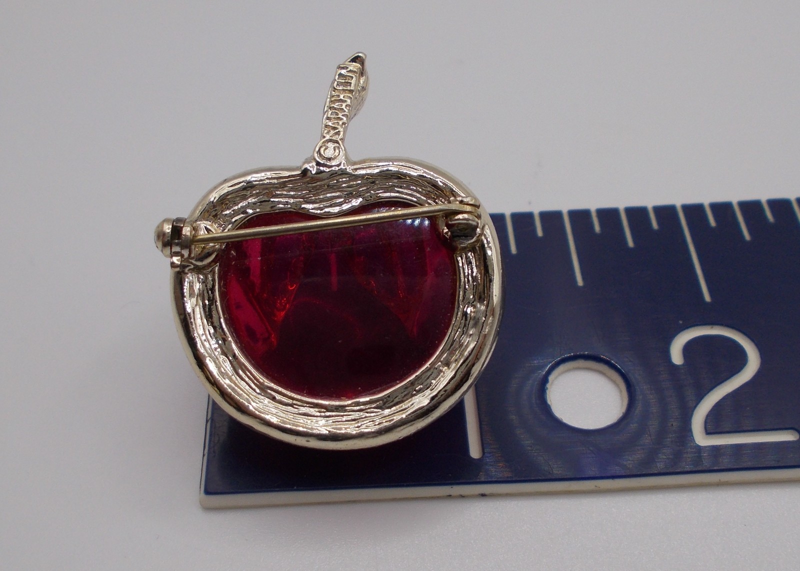 Vintage Sarah Coventry Jelly Belly Lucite Red Fuchsia Goldtone Apple Pin Brooch