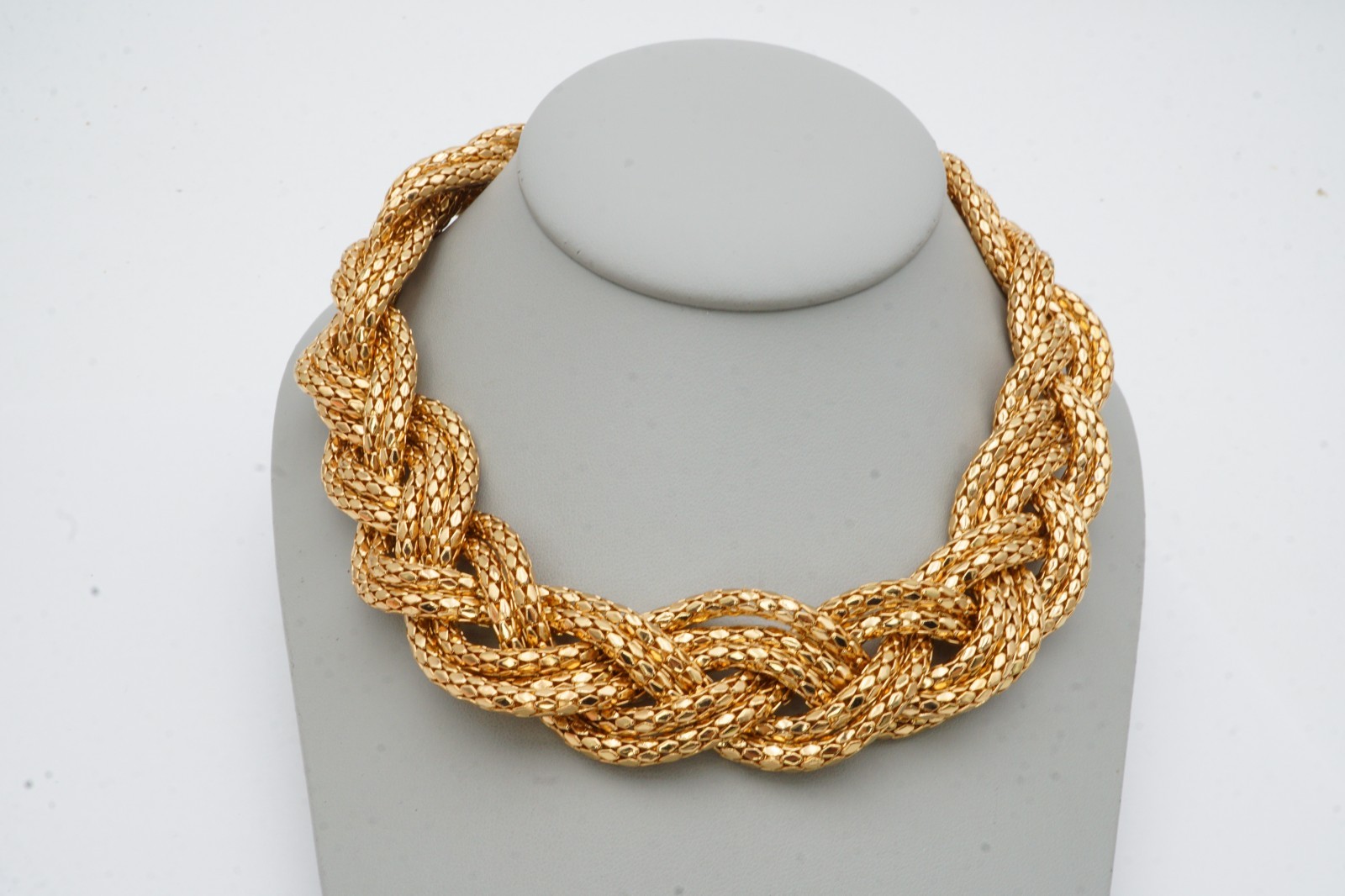 Vintage Necklace Gold Tone Braided Mesh 19″