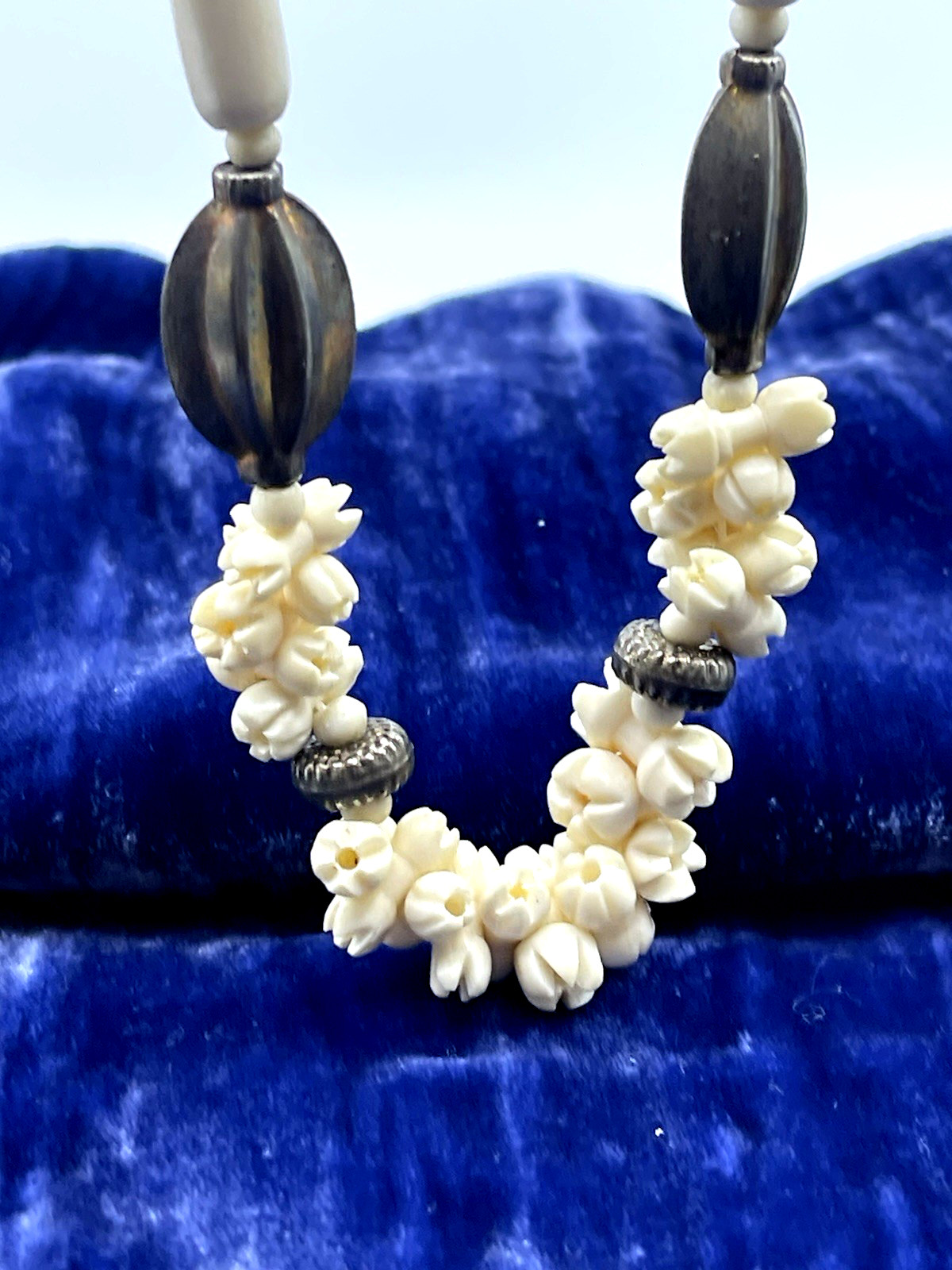 VTG Carved South Western Beach Flower Roses Beaded Metal Necklace 21”