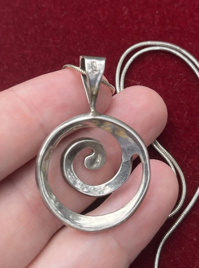 VTG Sterling Silver Spiral Swirl Wave Pendant Necklace Round 925 Snake Chain 20”