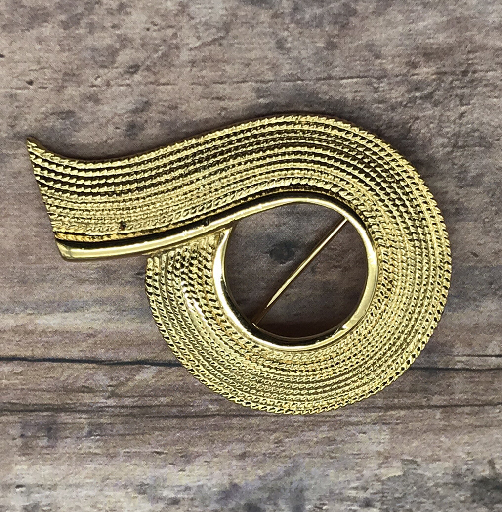 Vintage Napier Gold Tone Brooch Pin Textured Swirl Ribbon 2″