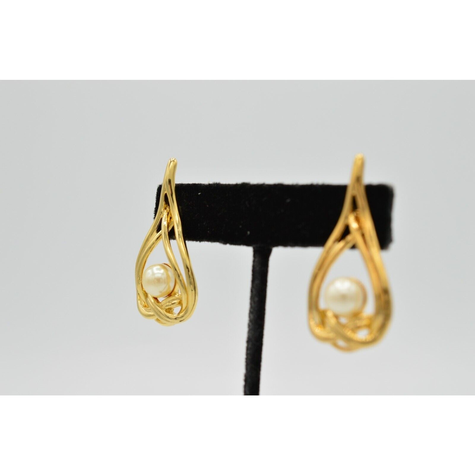 TAT Vintage Earrings Pierced Faux Pearl Drop Dangle Gold NOS Signed 1980s 9M