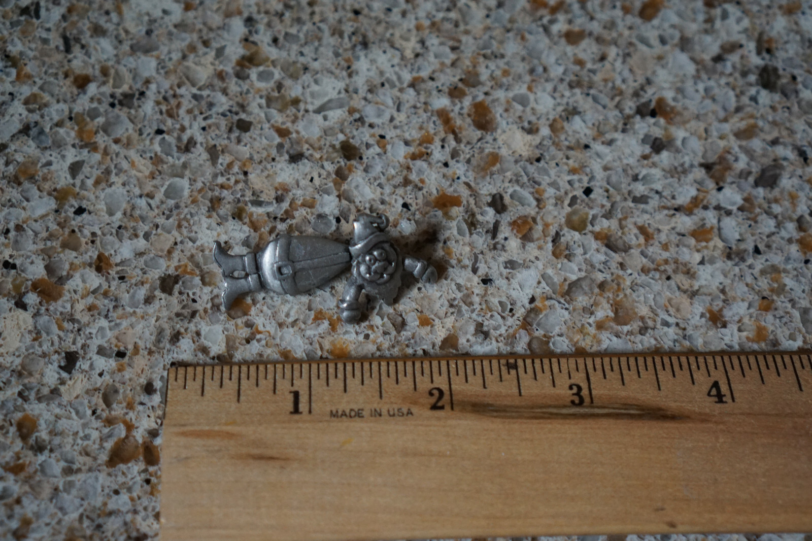 Women’s Vintage Pewter Metal – Santa Clause Jointed Single Earring or Pin Lapel
