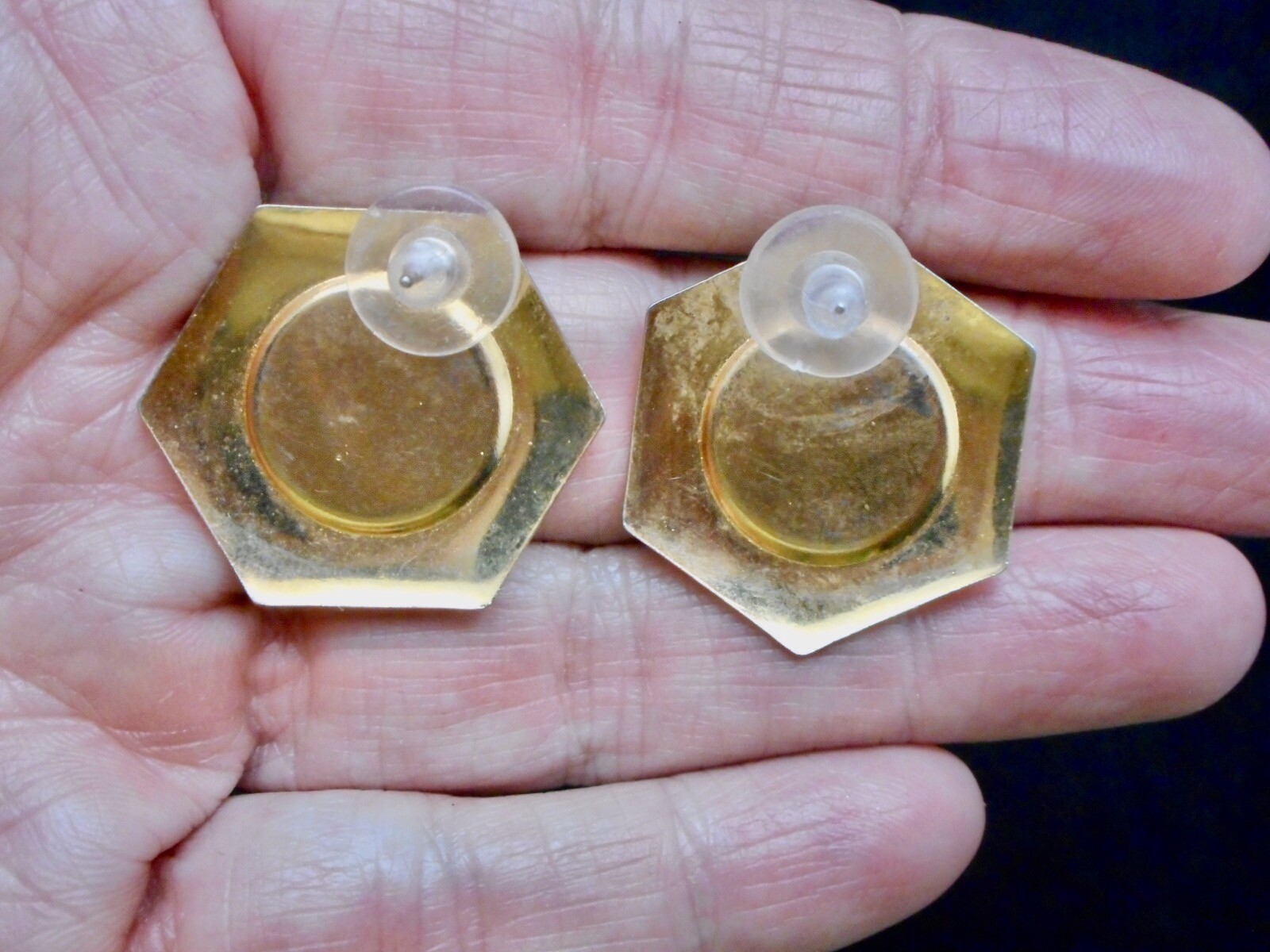 Vintage-1980’s Gold Tone w/Tan Enamel Pierced Earrings