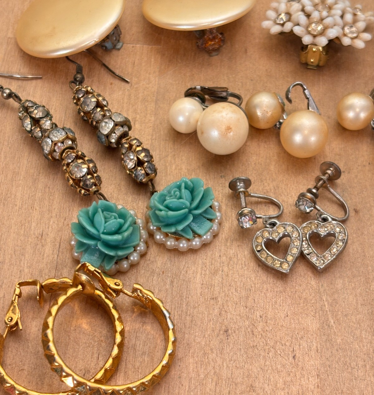 Lot of Vintage Costume Jewelry, 16 Pairs of Earrings and Brooch w Losses
