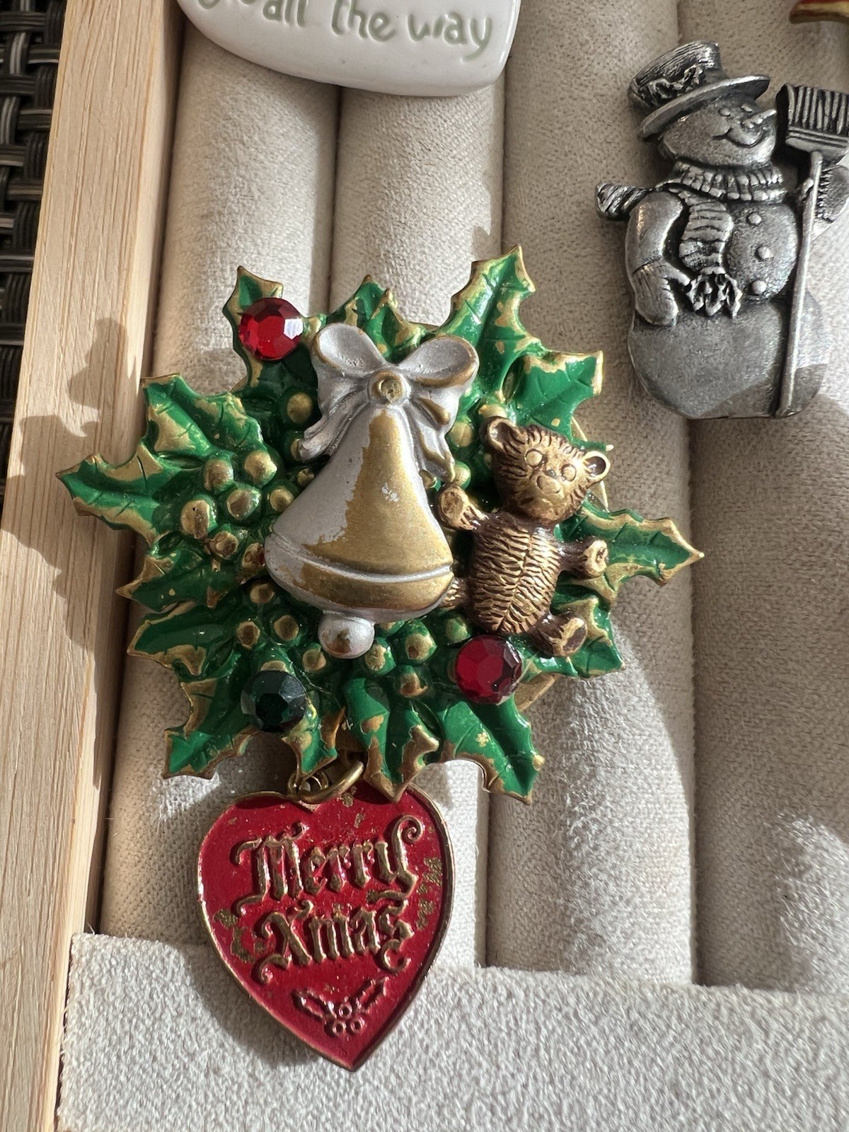 Vintage Christmas Brooch Lot 8pc Resin Metal Clay Snowman Tree Santa Heart 1990s