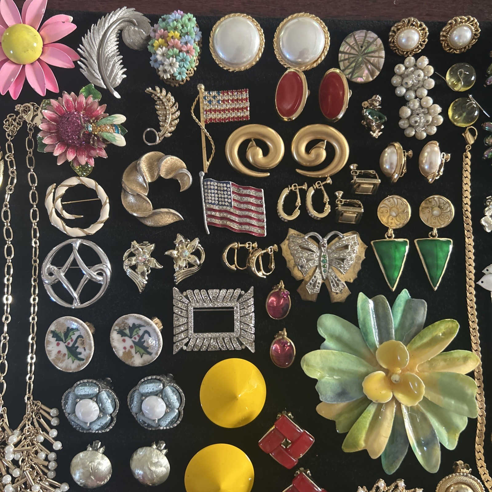 66 Vintage lot jewelry unbranded wearable Trifari Monet Coro Marian Haskell Sty