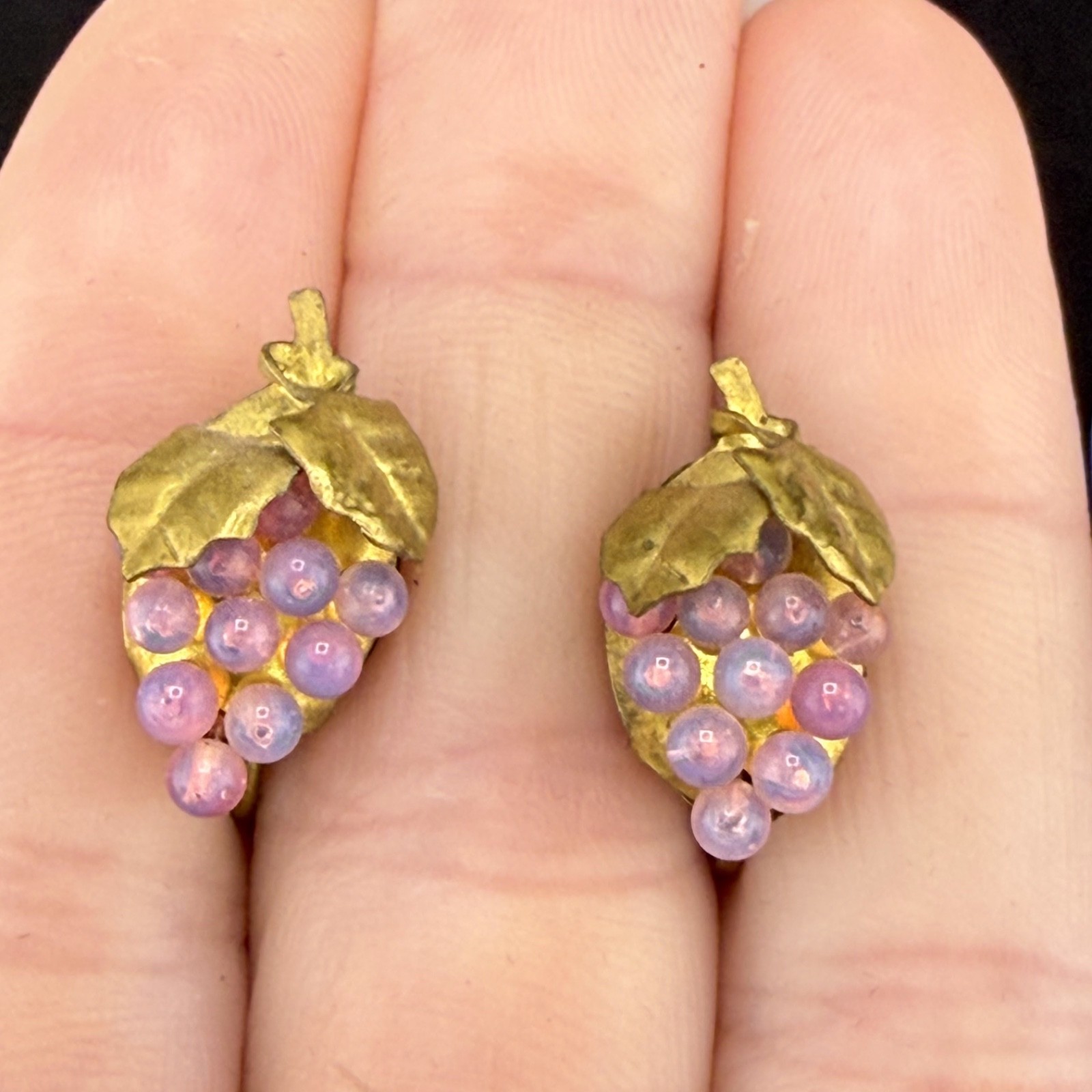 Vintage Grapes Earrings Screw Back Pink Purple Gold Tone NICE
